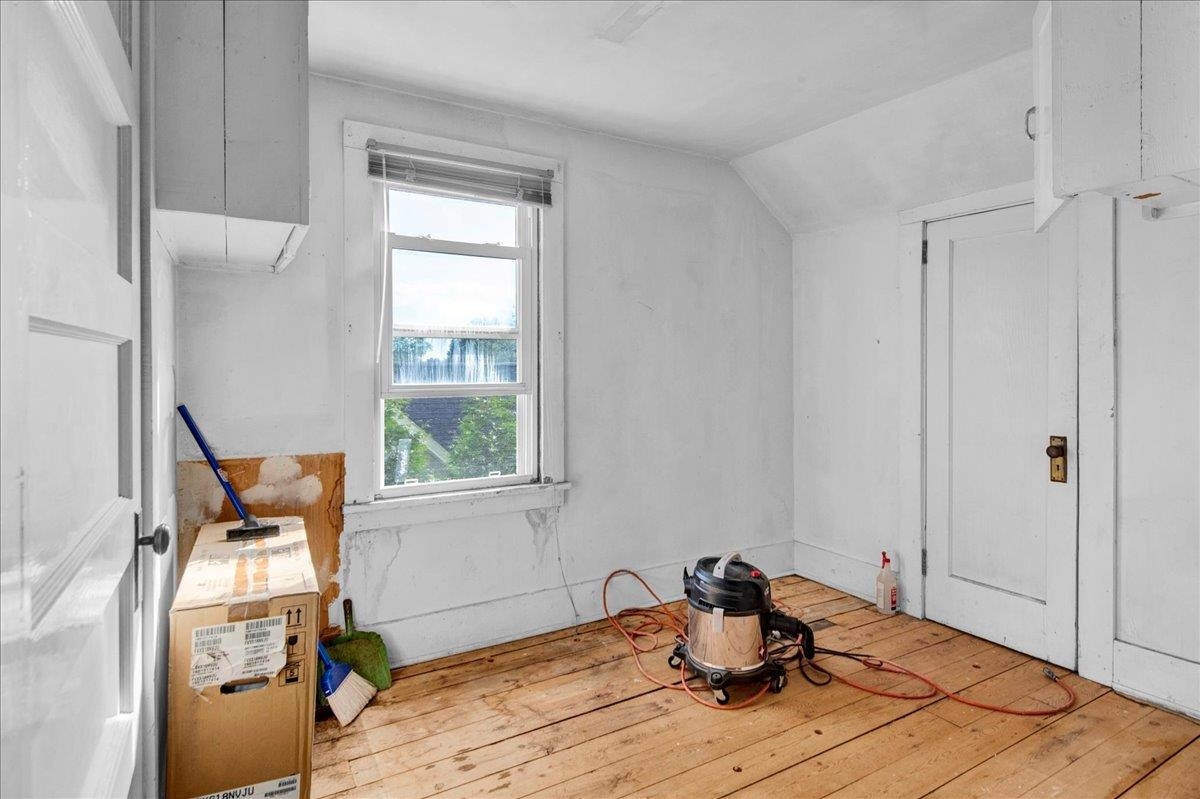 19 Brown Avenue photo 46