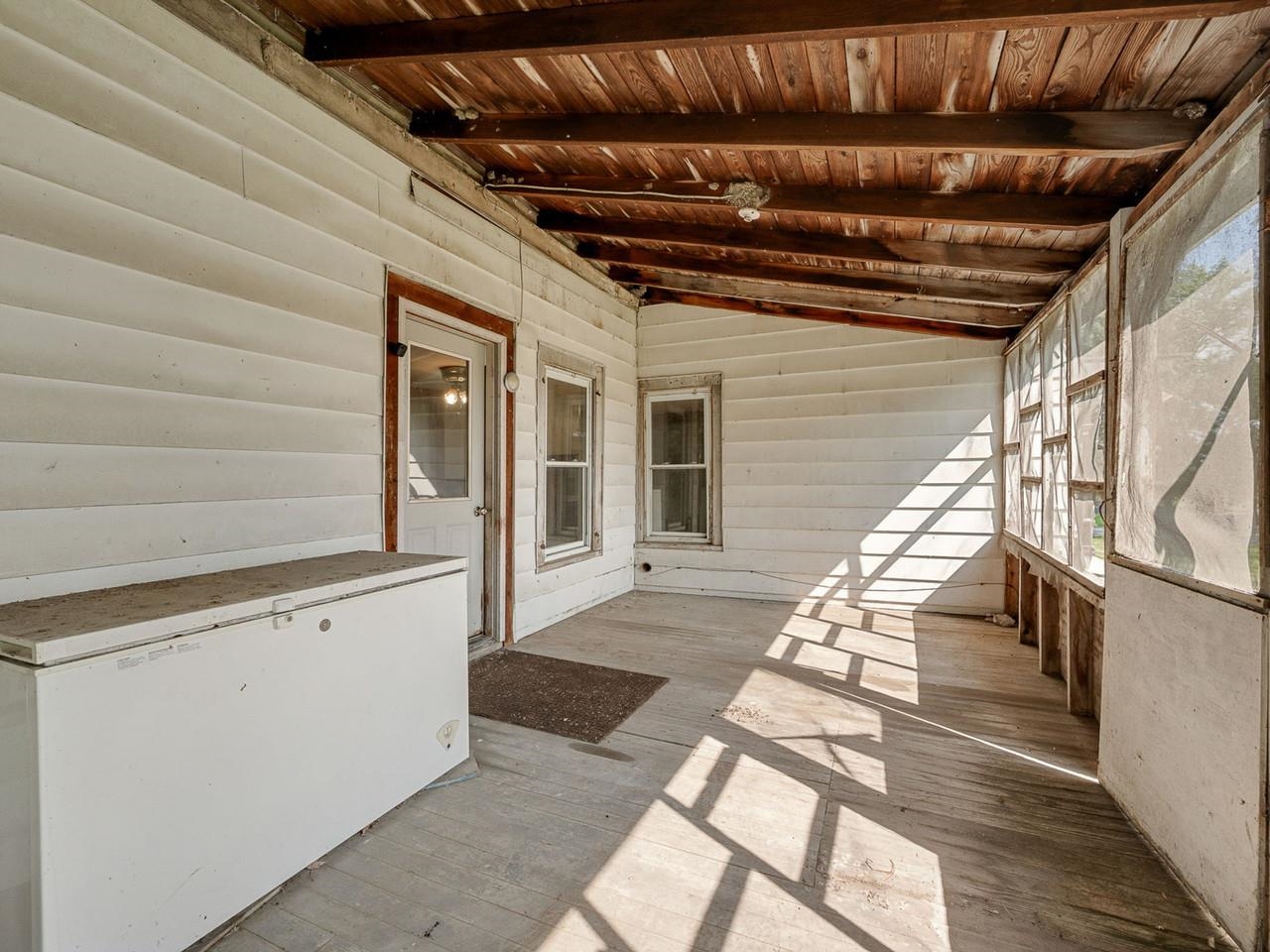 1114 Jersey Street South photo 5
