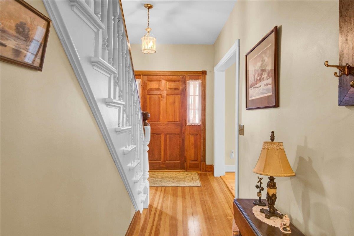19 Brown Avenue photo 5