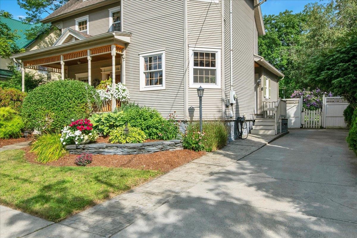 19 Brown Avenue photo 54