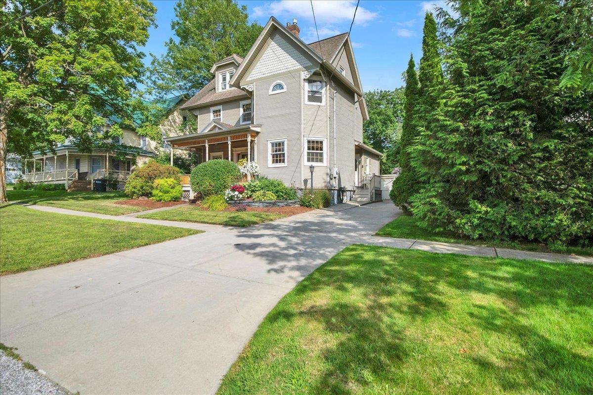19 Brown Avenue photo 56