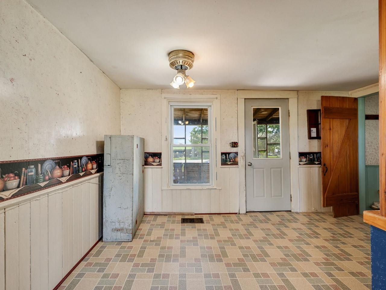 1114 Jersey Street South photo 8