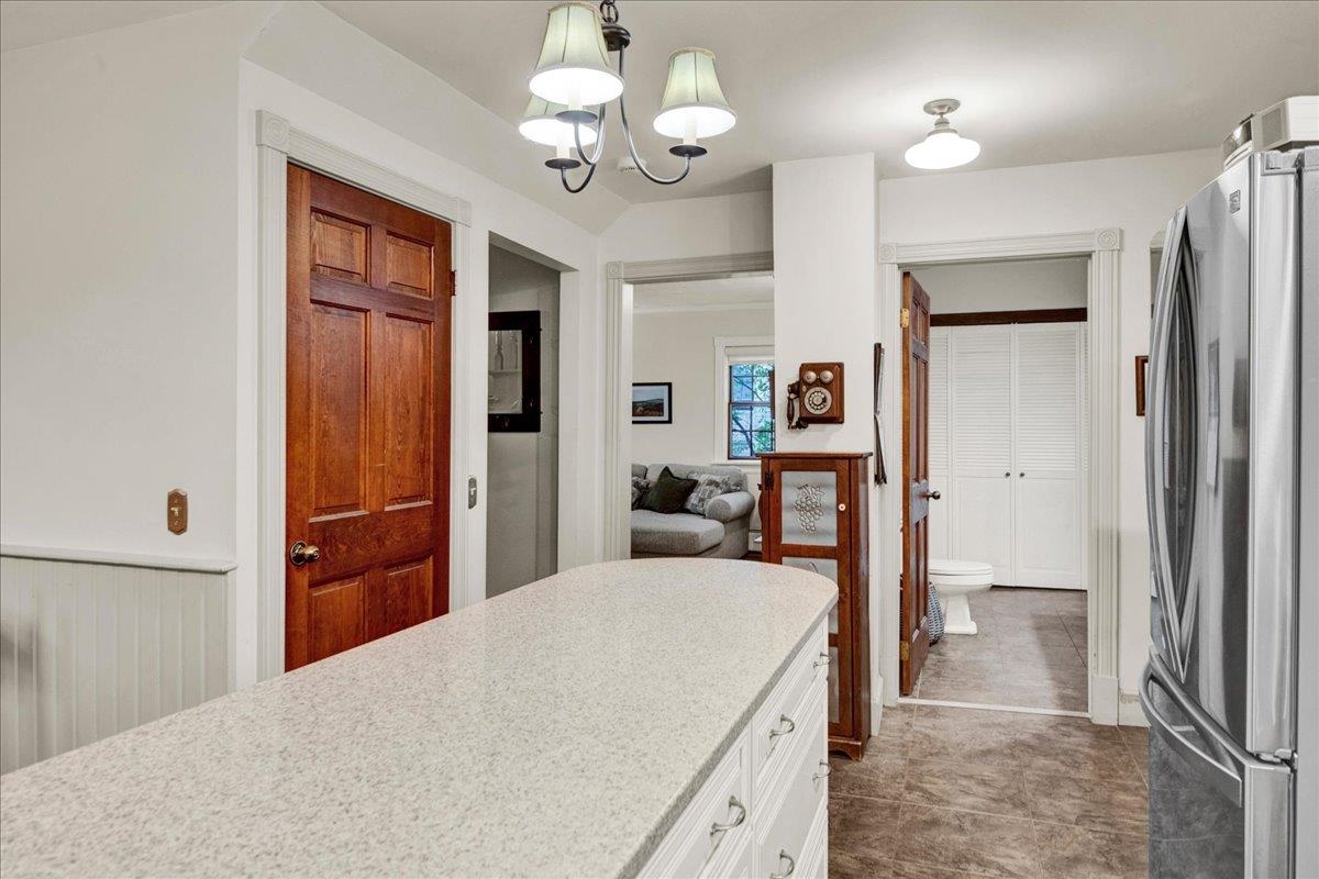 19 Brown Avenue photo 9