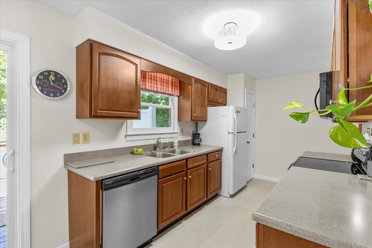 97 Pine Lane photo 16