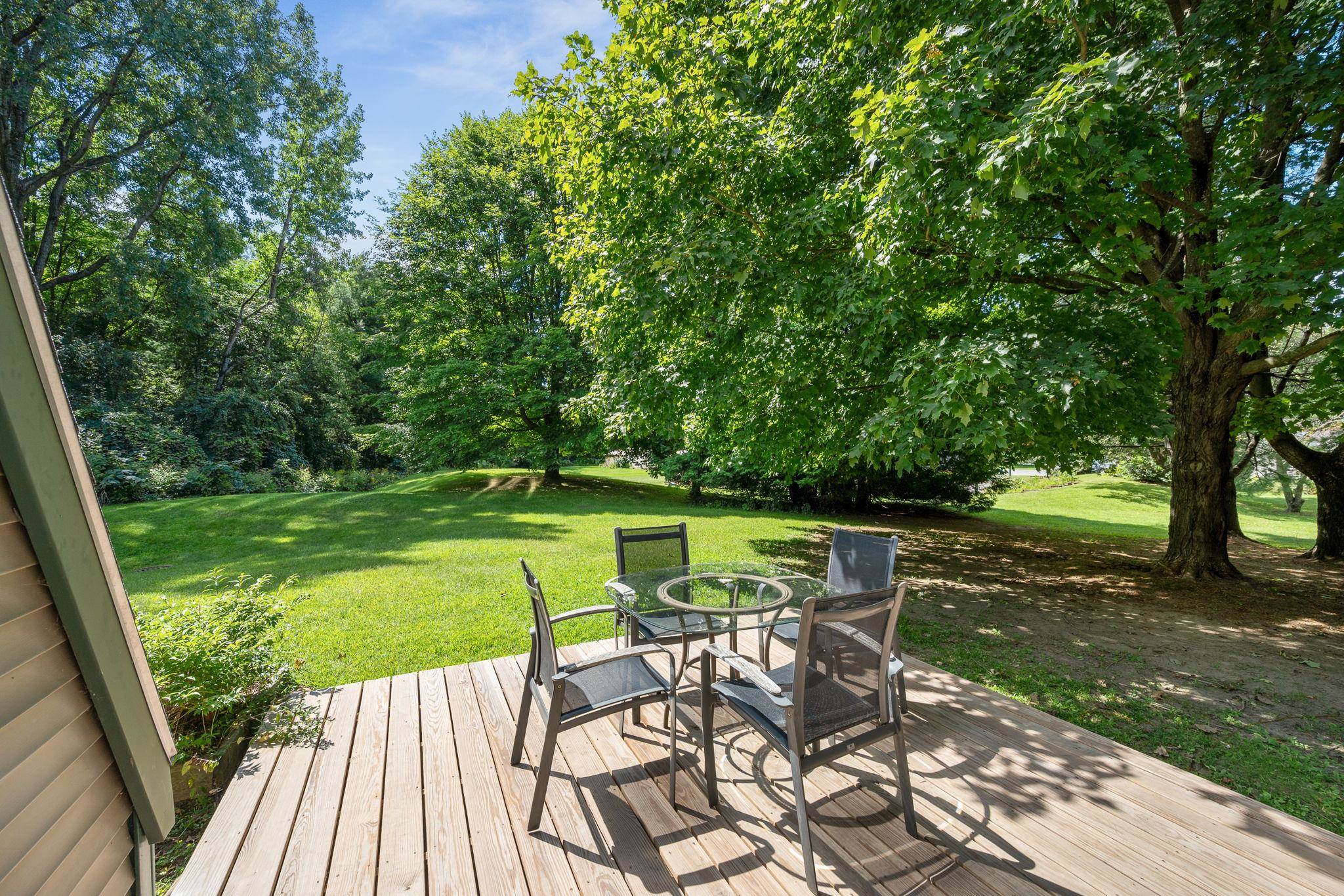 7 Hideaway Lane photo 3