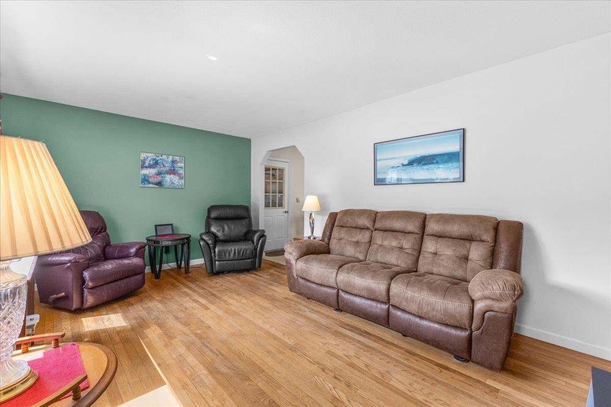 97 Pine Lane photo 3