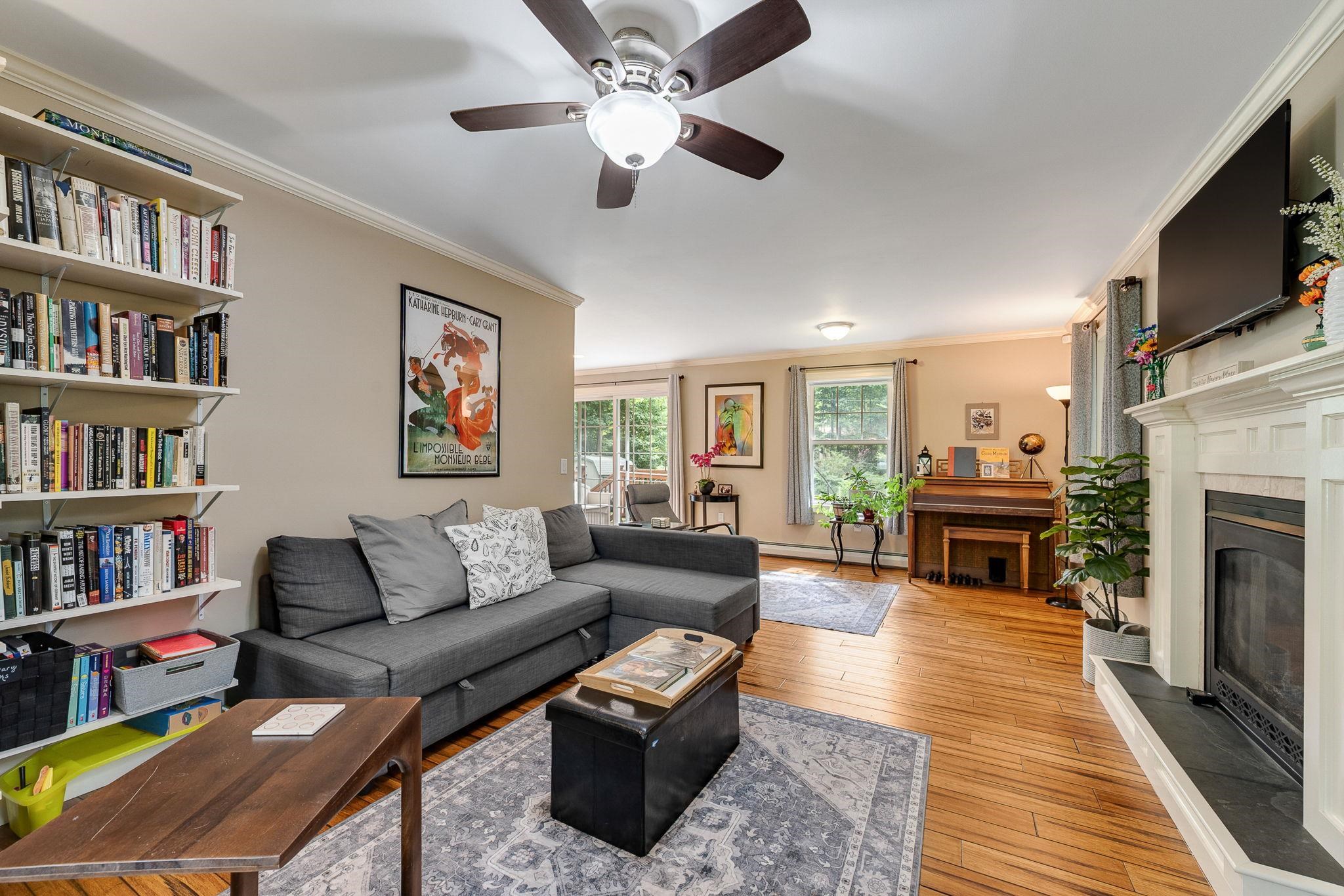 51 Greenbriar Drive photo 11