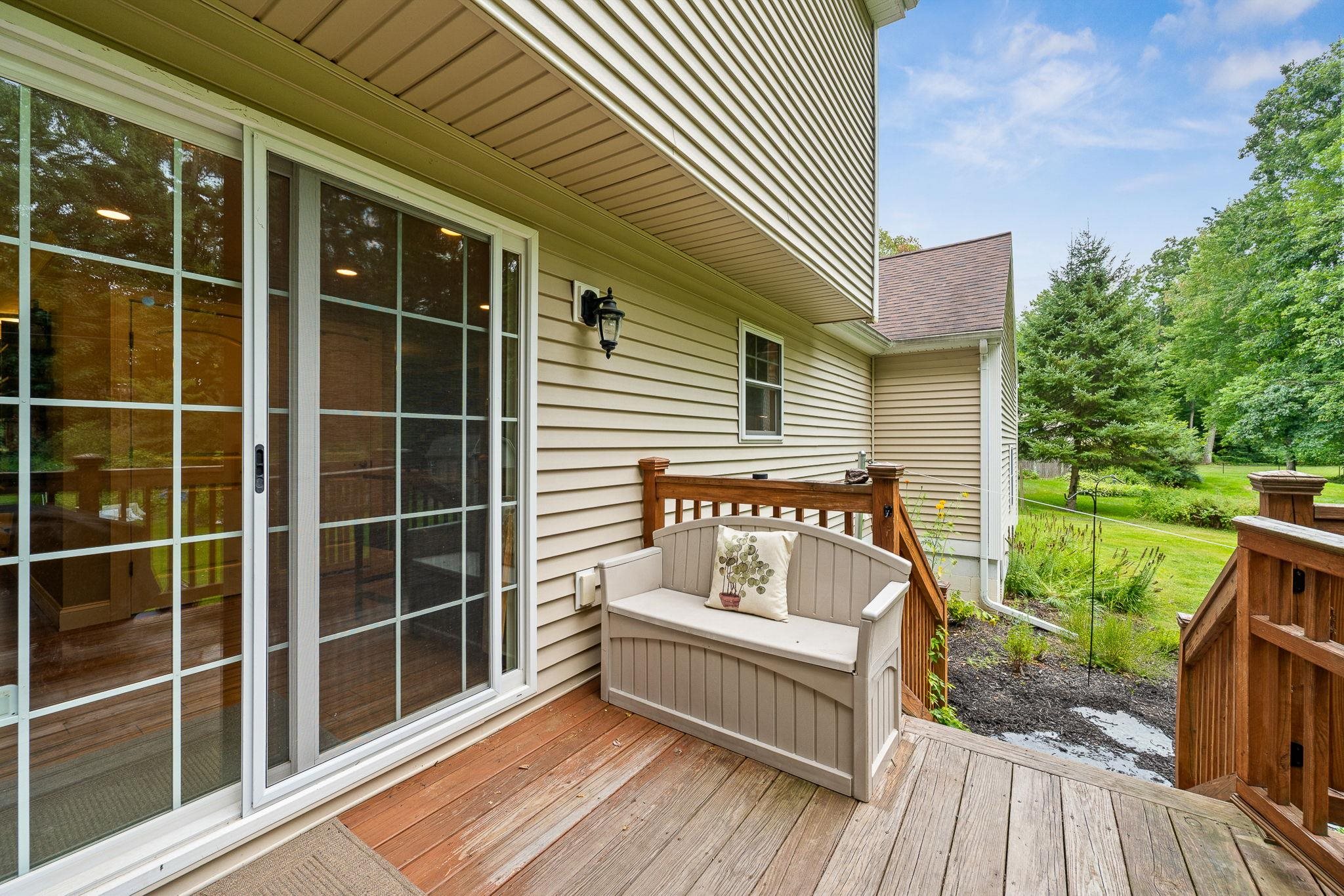 51 Greenbriar Drive photo 16