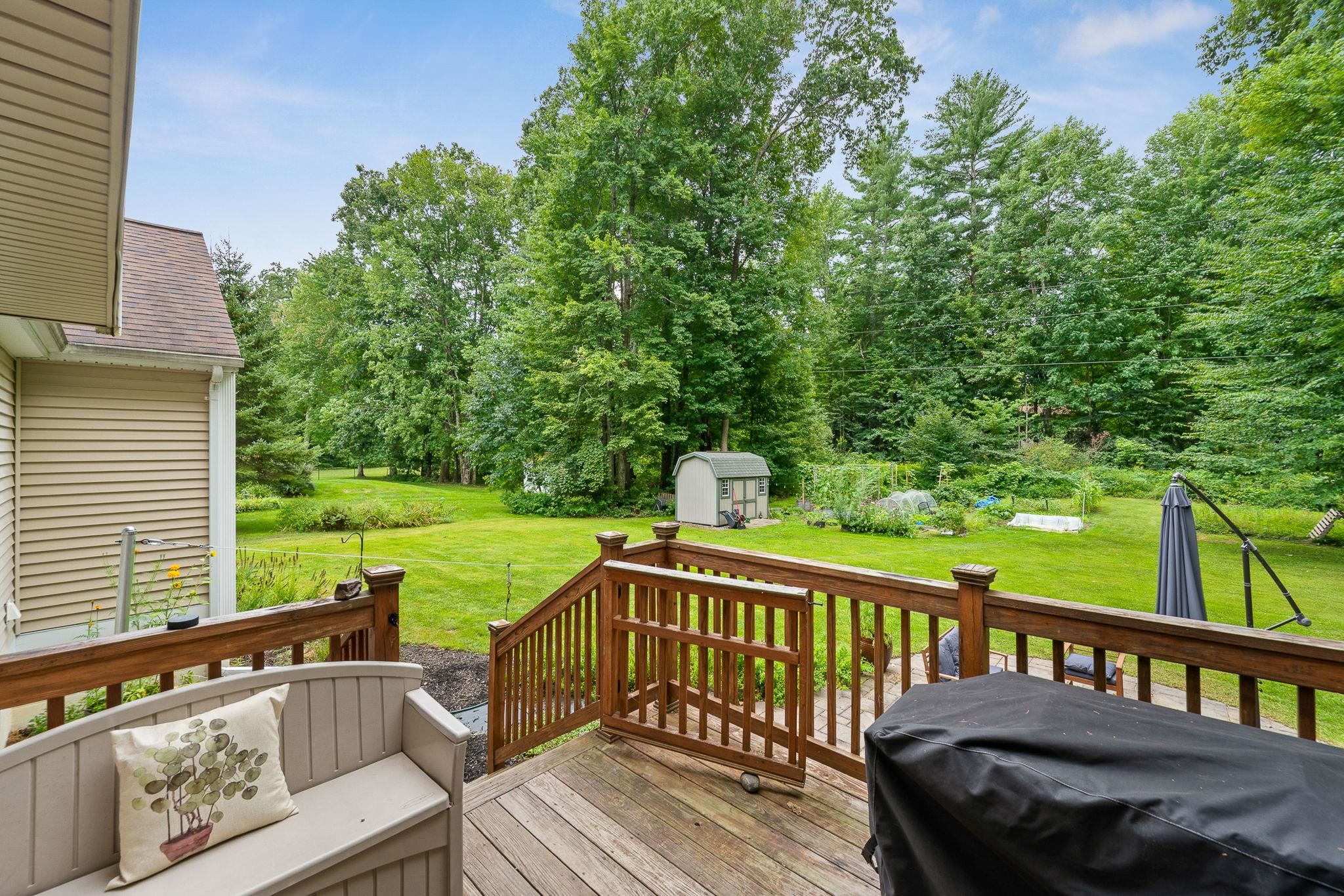 51 Greenbriar Drive photo 17