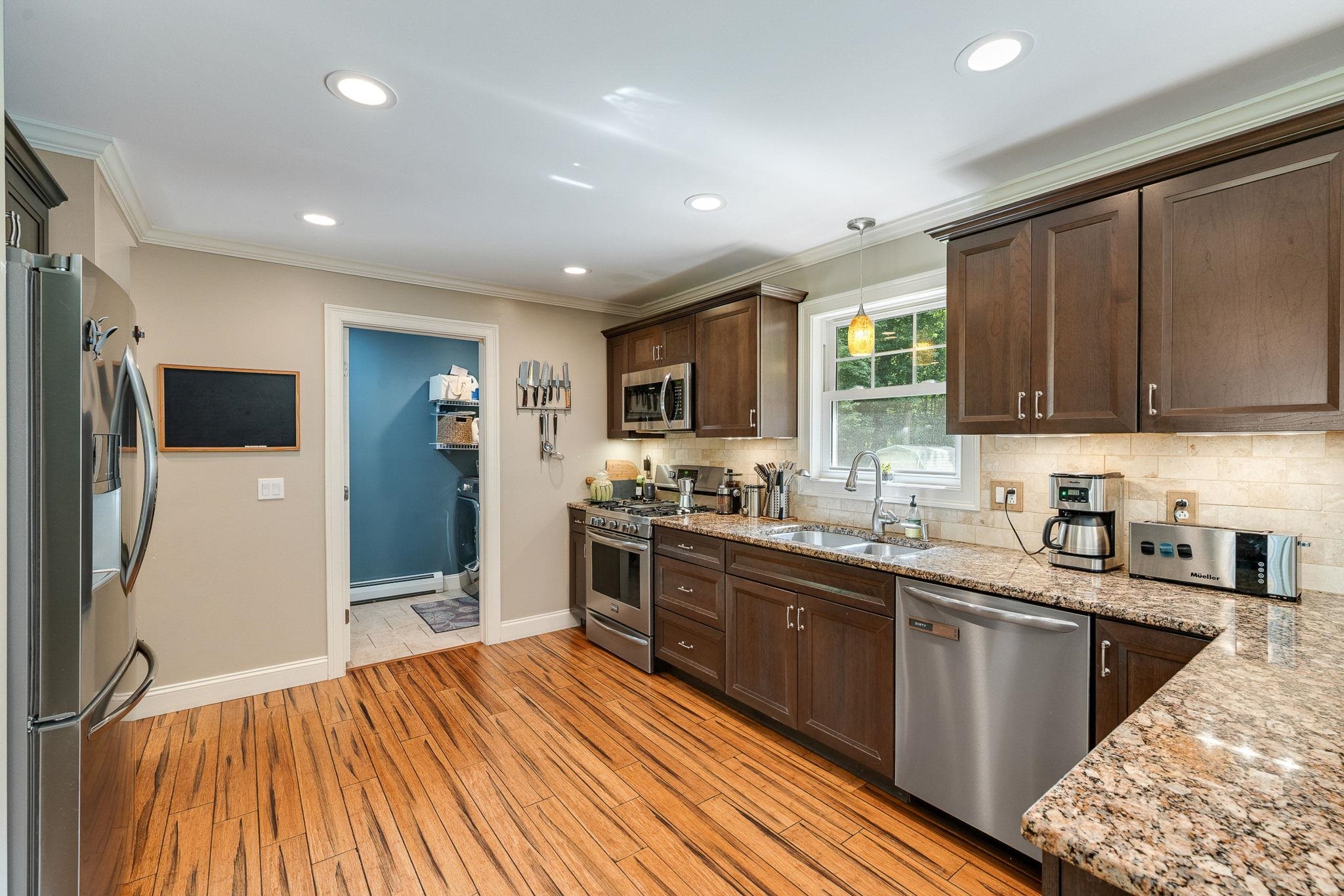 51 Greenbriar Drive photo 18