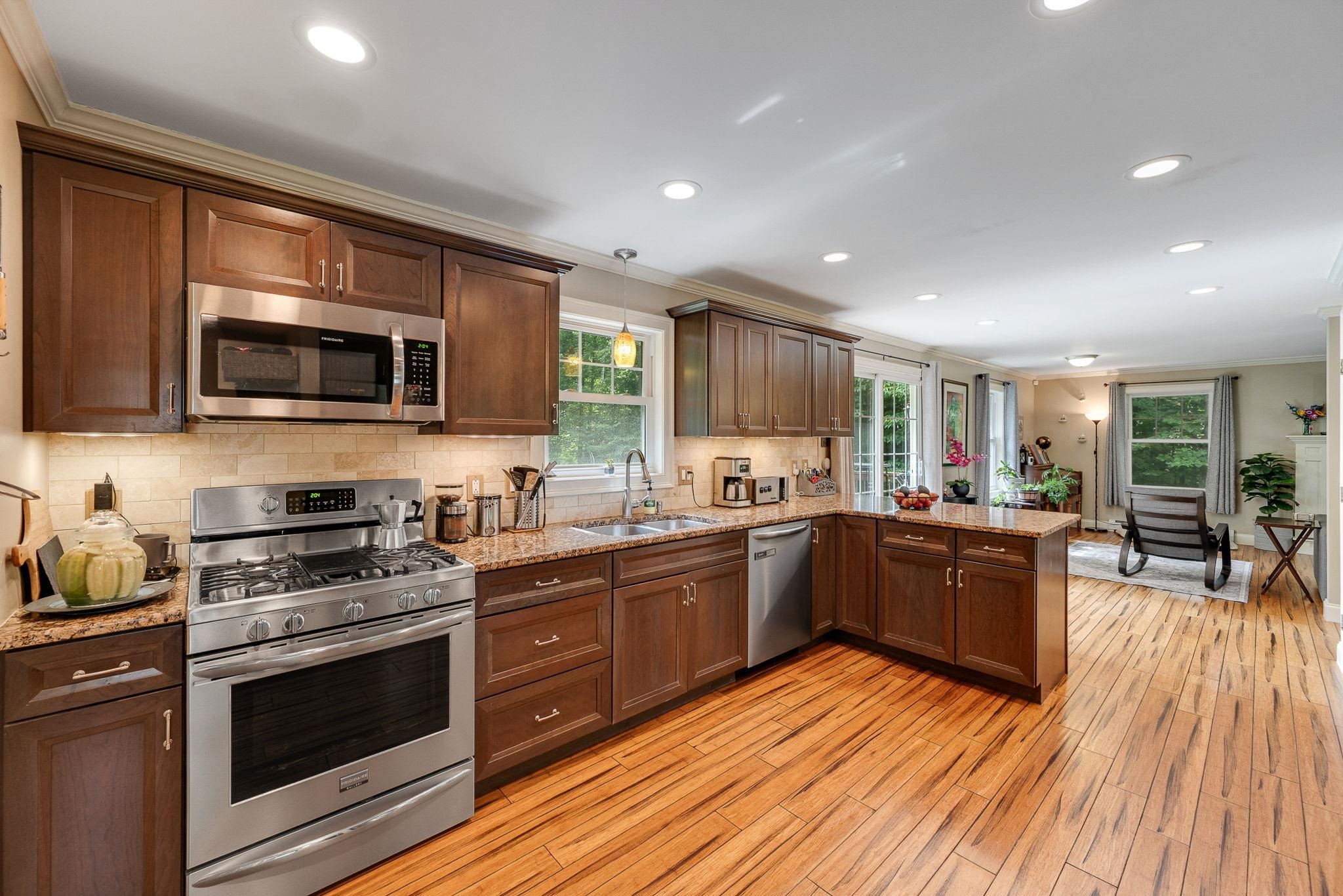 51 Greenbriar Drive photo 20
