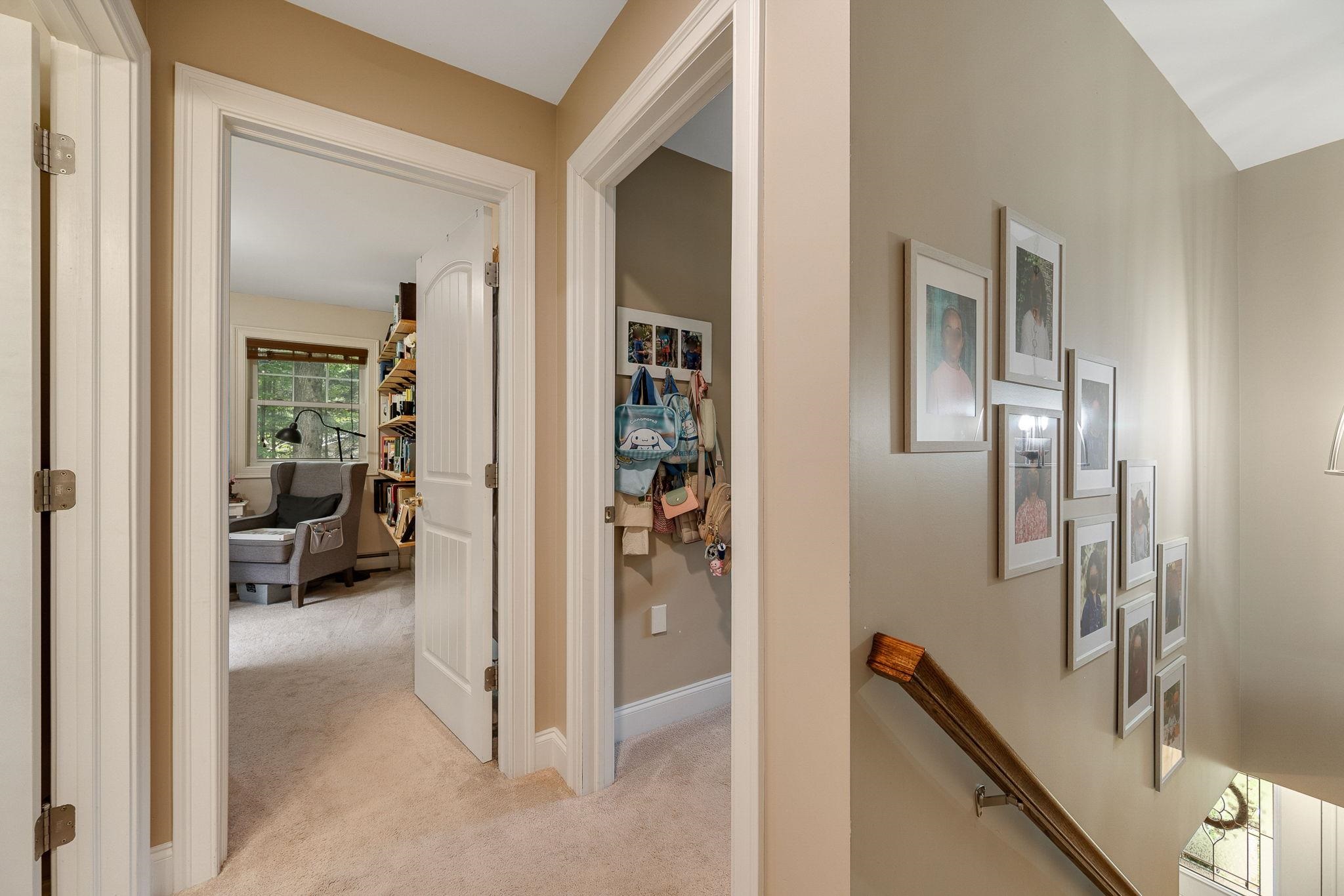 51 Greenbriar Drive photo 28