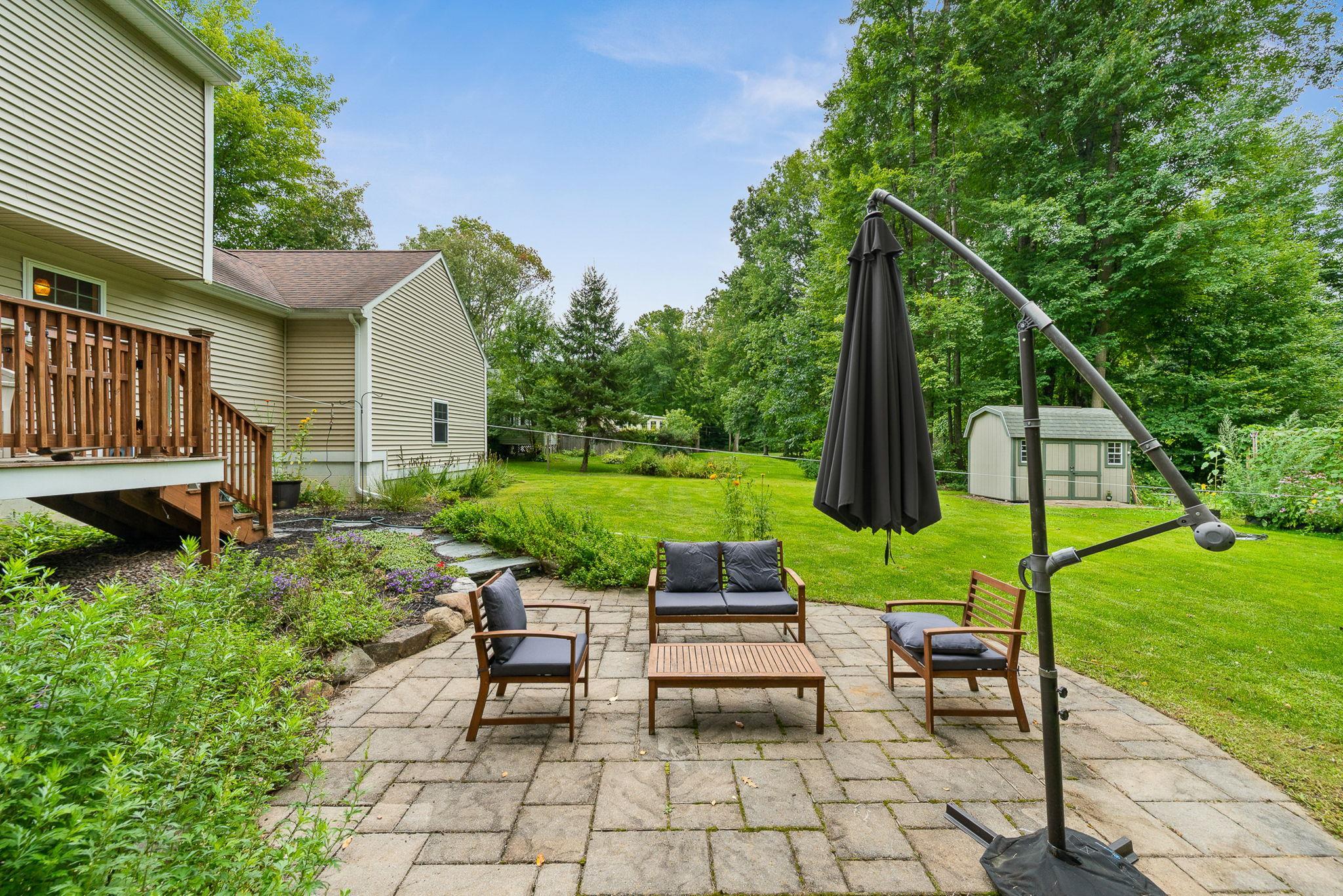 51 Greenbriar Drive photo 43