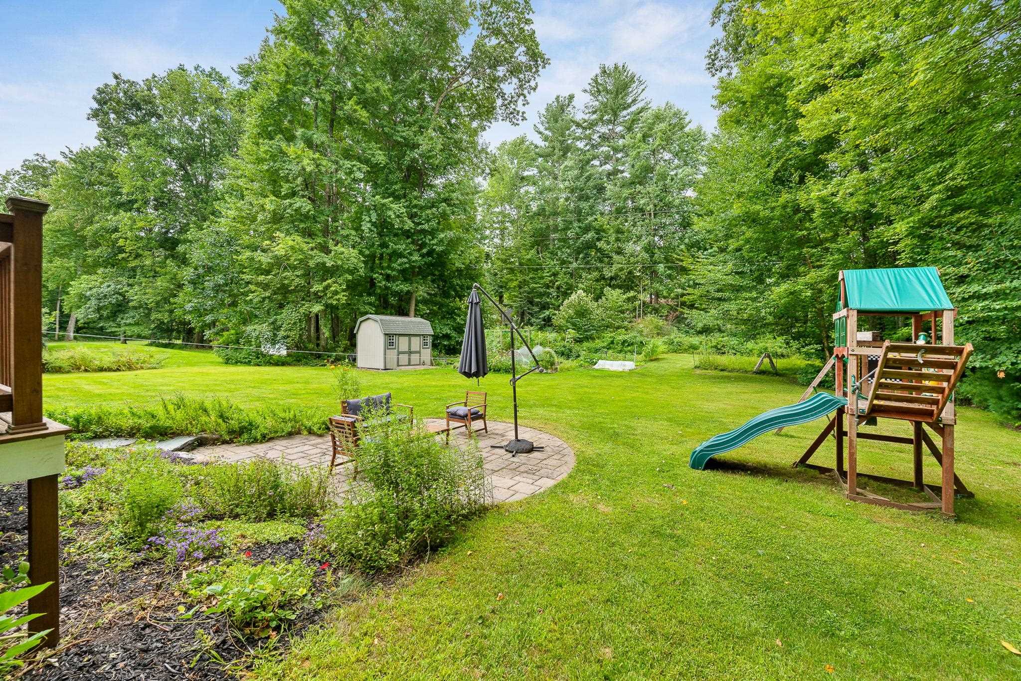 51 Greenbriar Drive photo 44