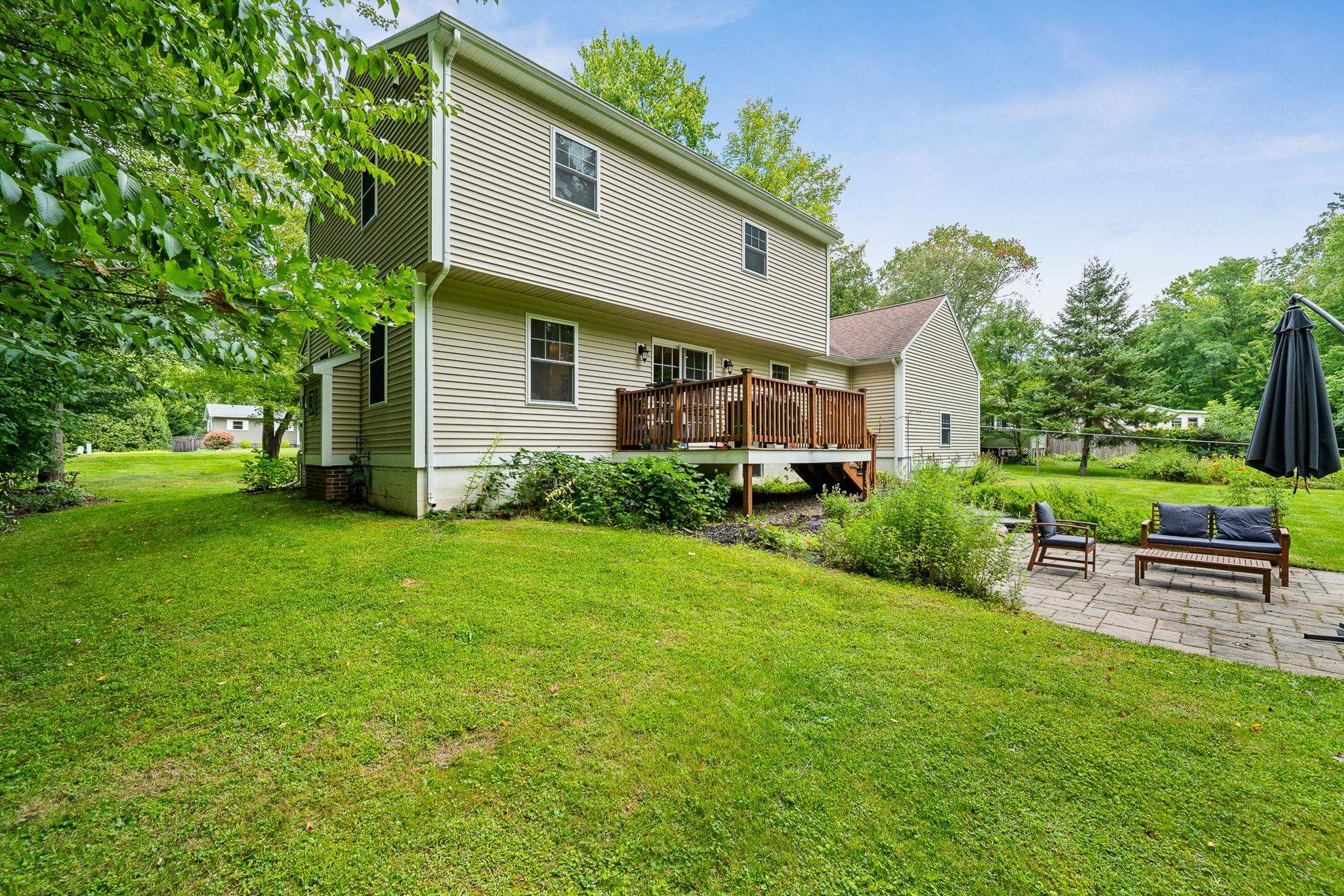 51 Greenbriar Drive photo 45