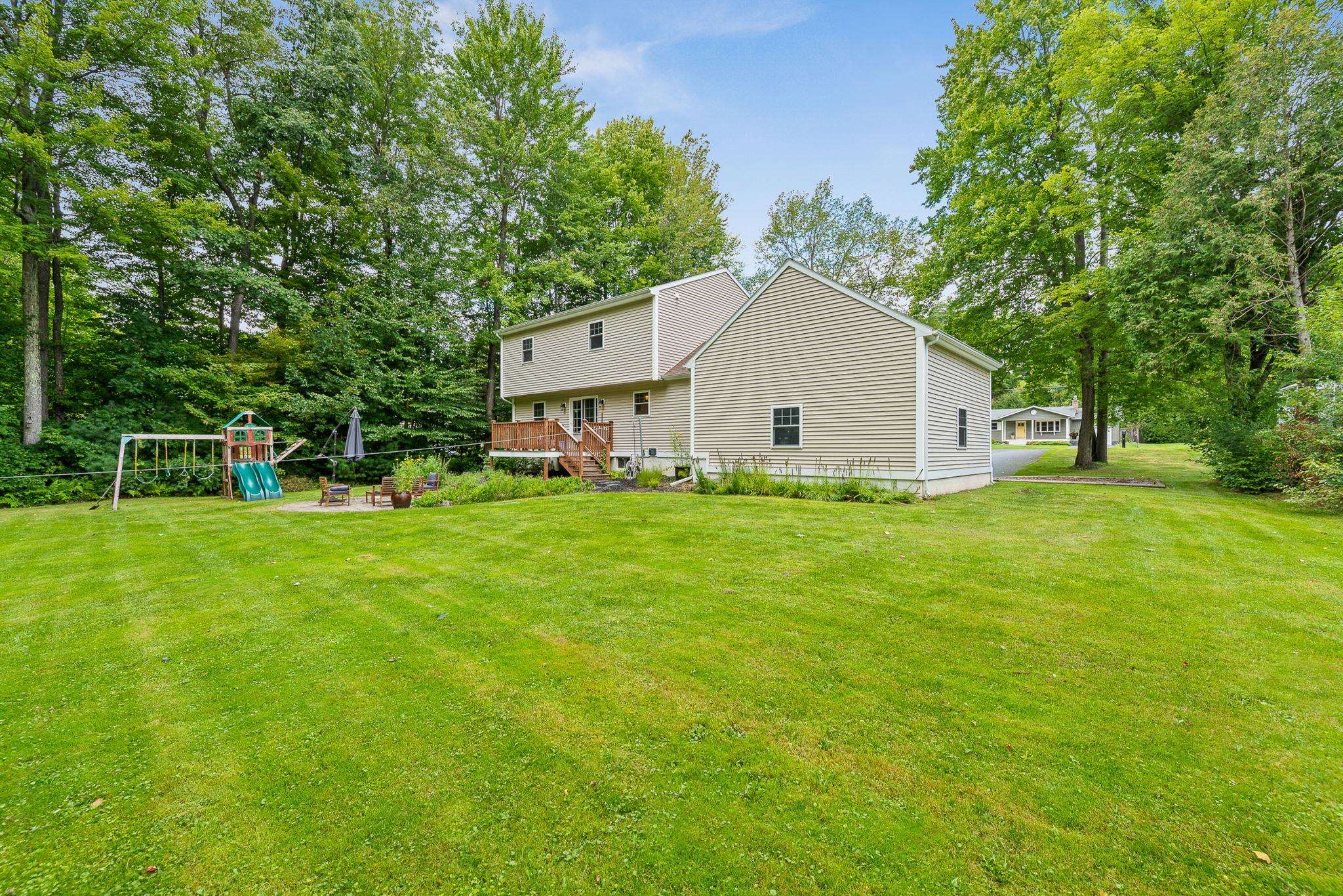 51 Greenbriar Drive photo 48