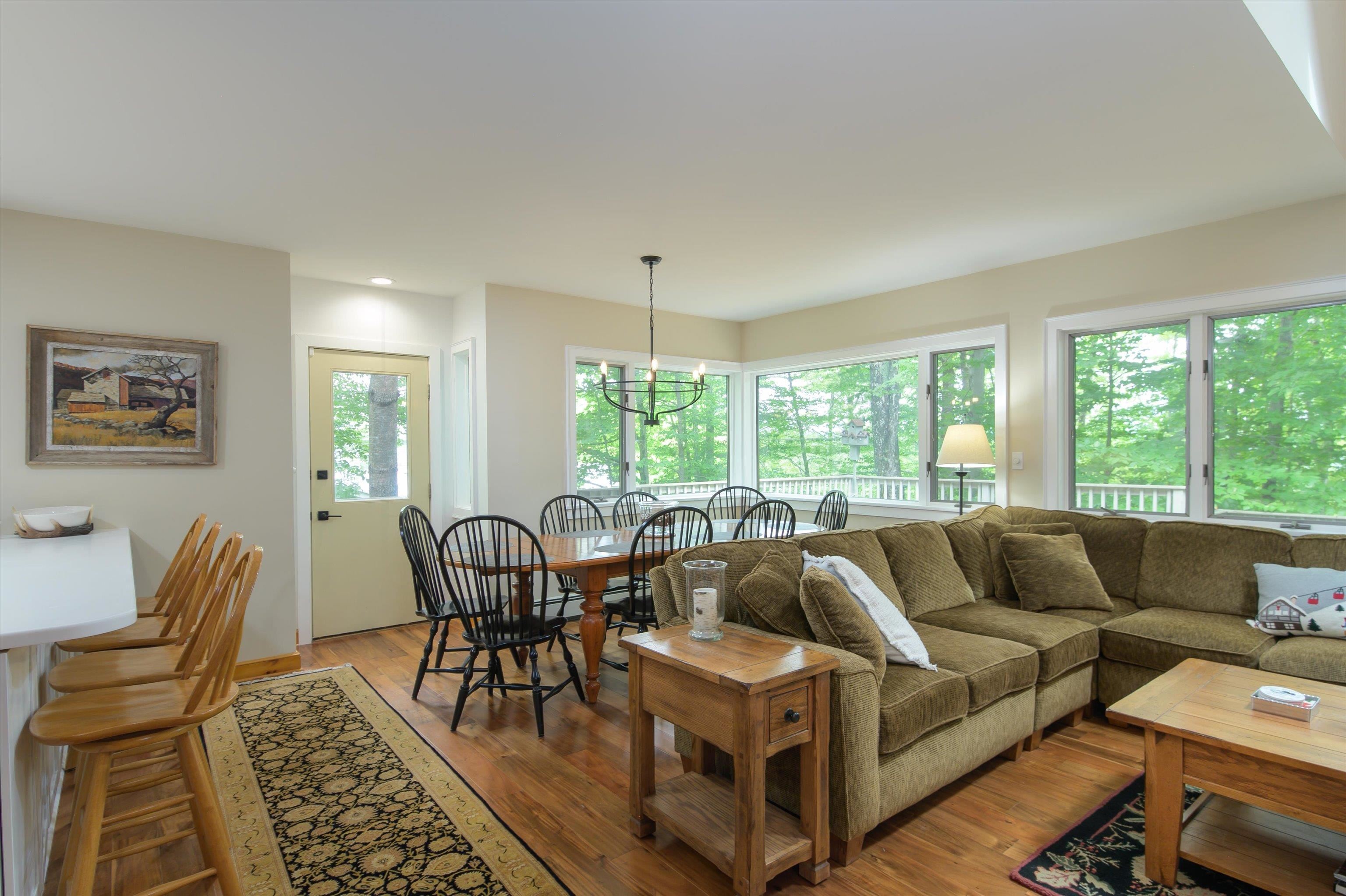 88 North Village Road photo 5
