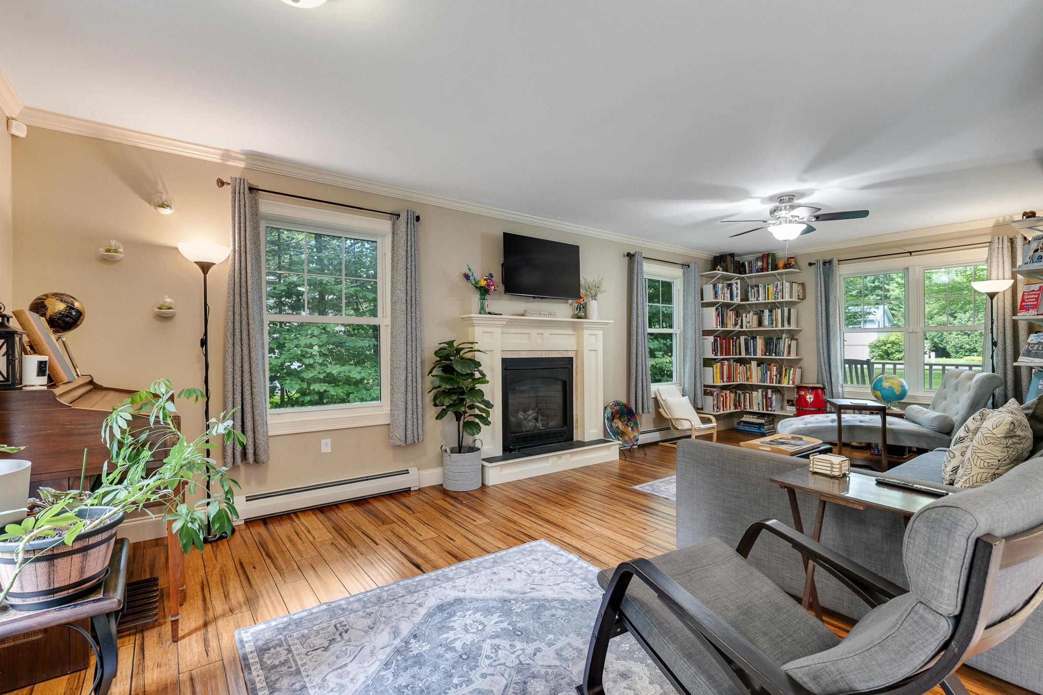 51 Greenbriar Drive photo 8