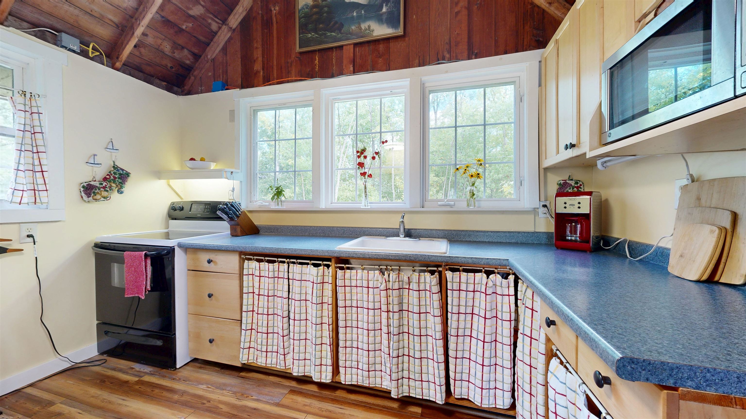 172 South Road photo 9