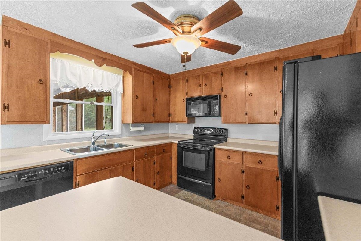 1085 Lamkin Street photo 11
