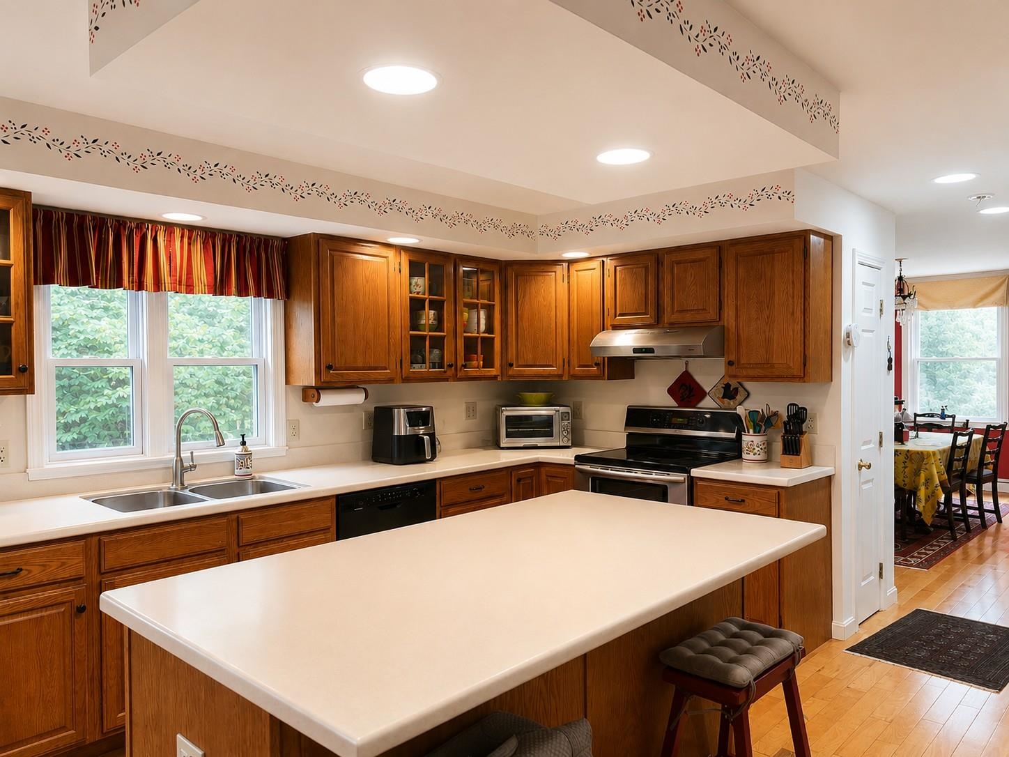 451 Godfrey Road photo 13