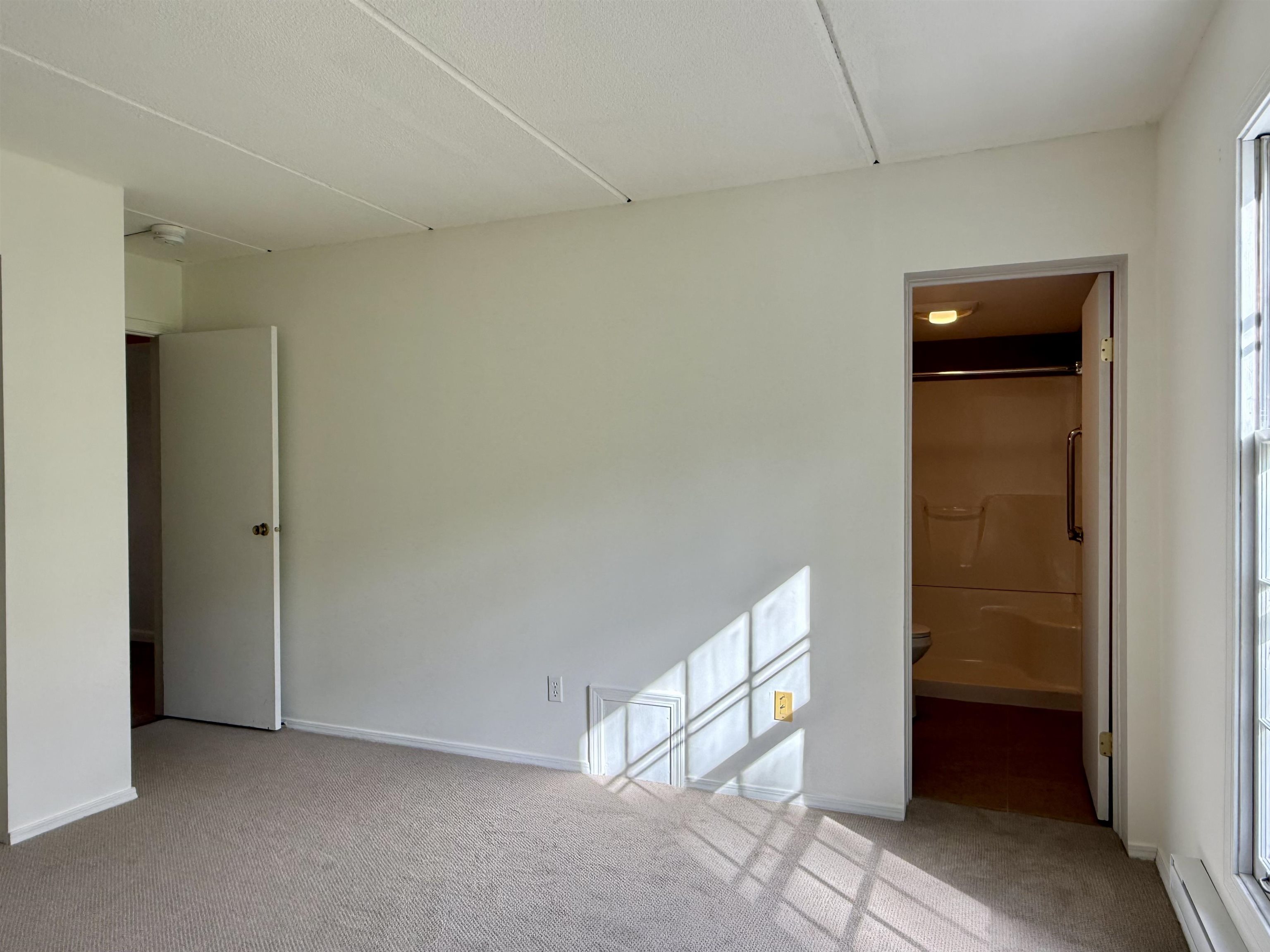 100 Kennedy Drive photo 19