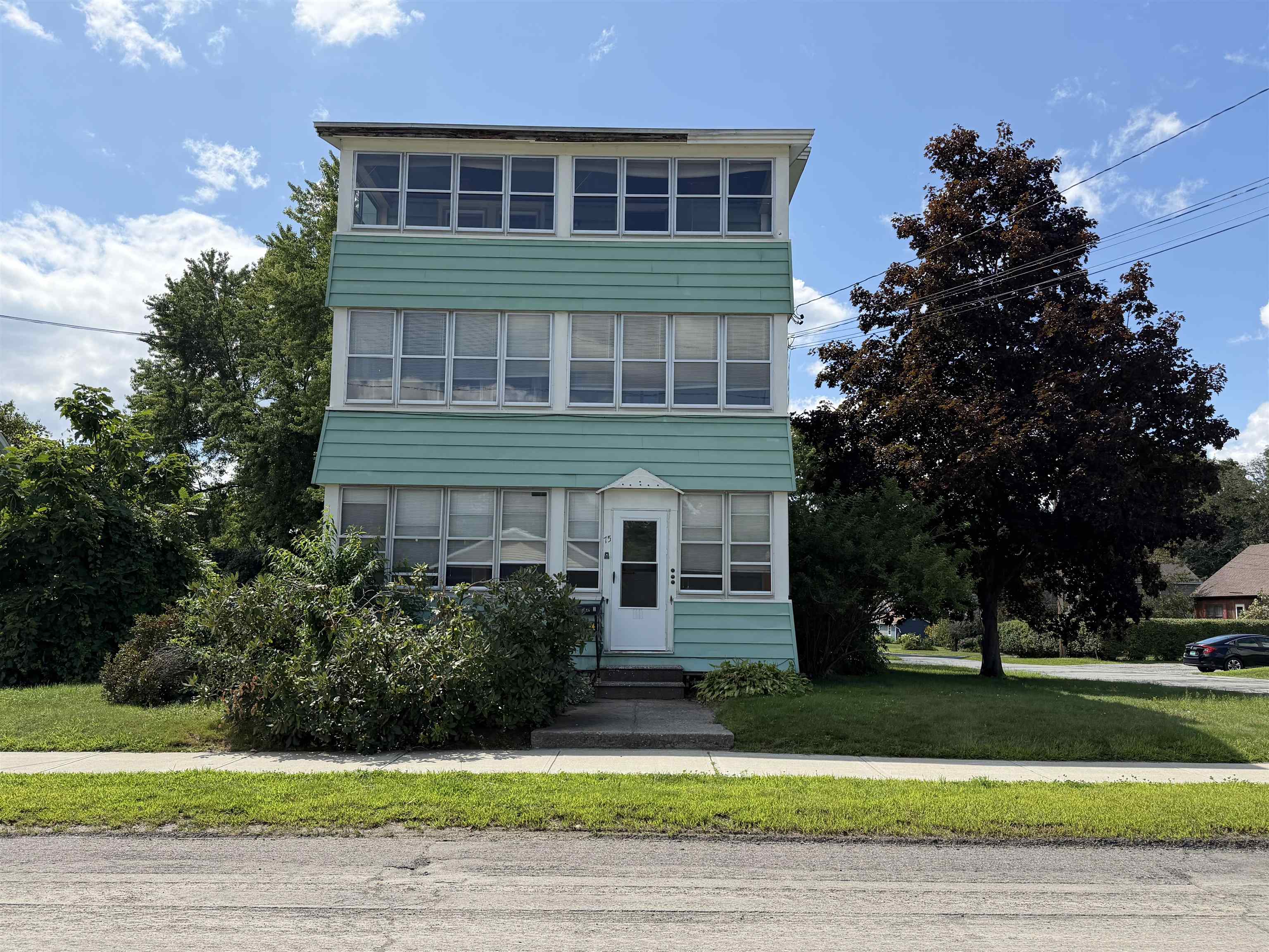 75 Moreland Avenue photo 2