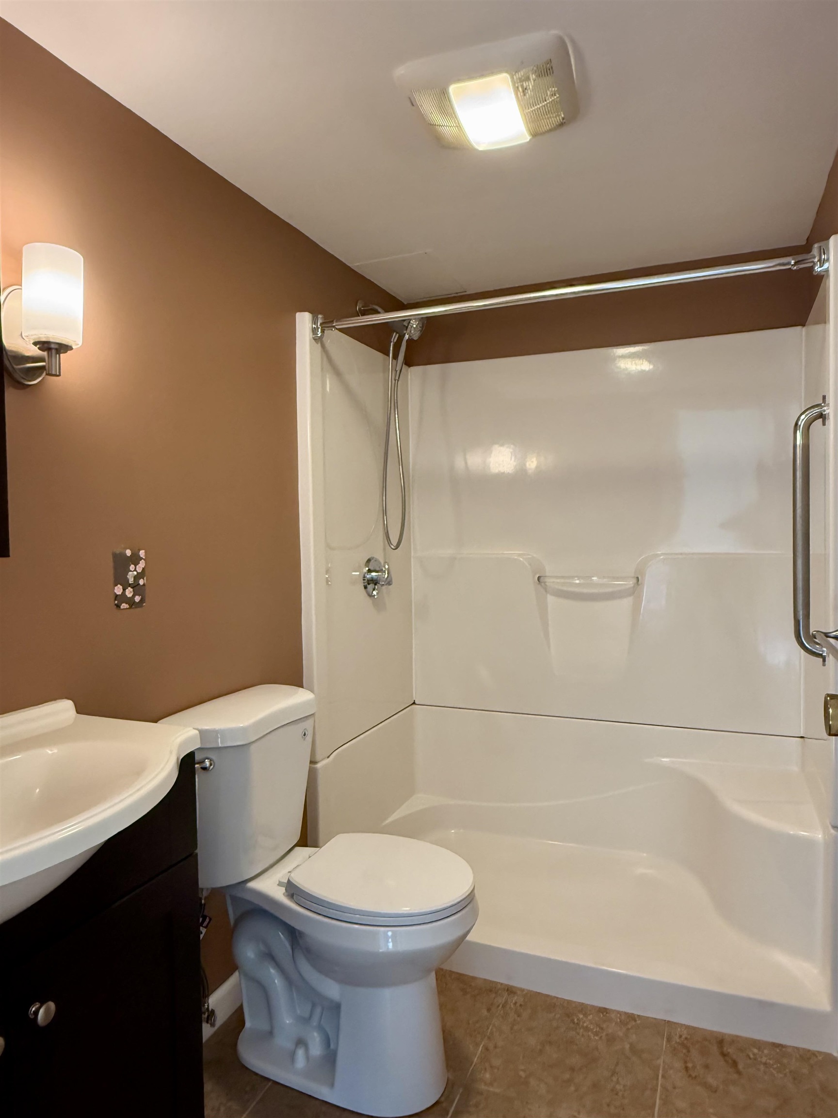 100 Kennedy Drive photo 20
