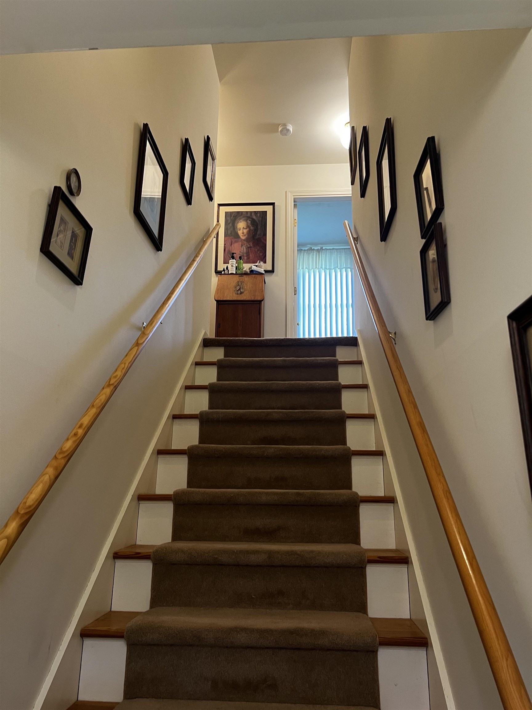 451 Godfrey Road photo 22