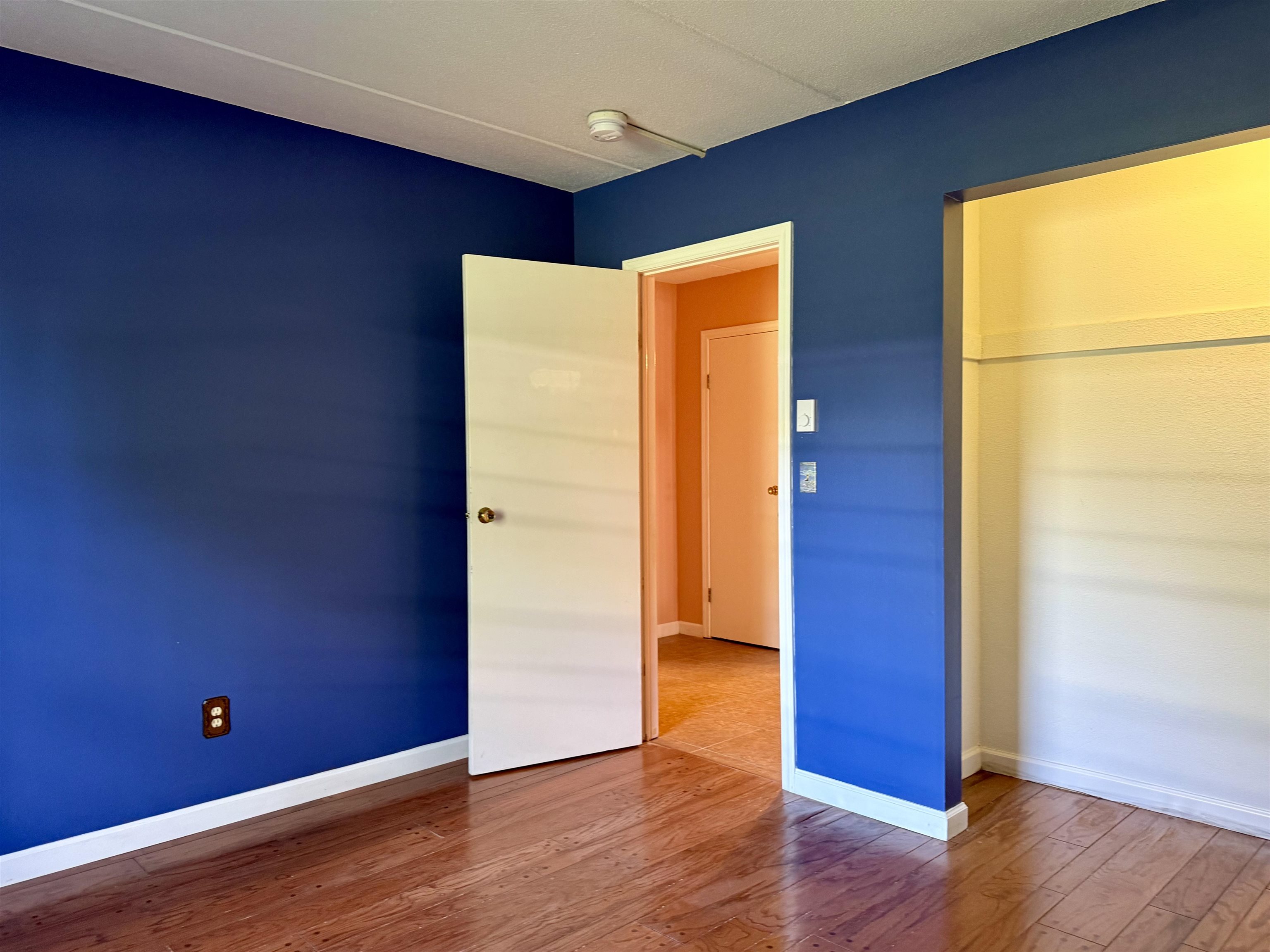 100 Kennedy Drive photo 28