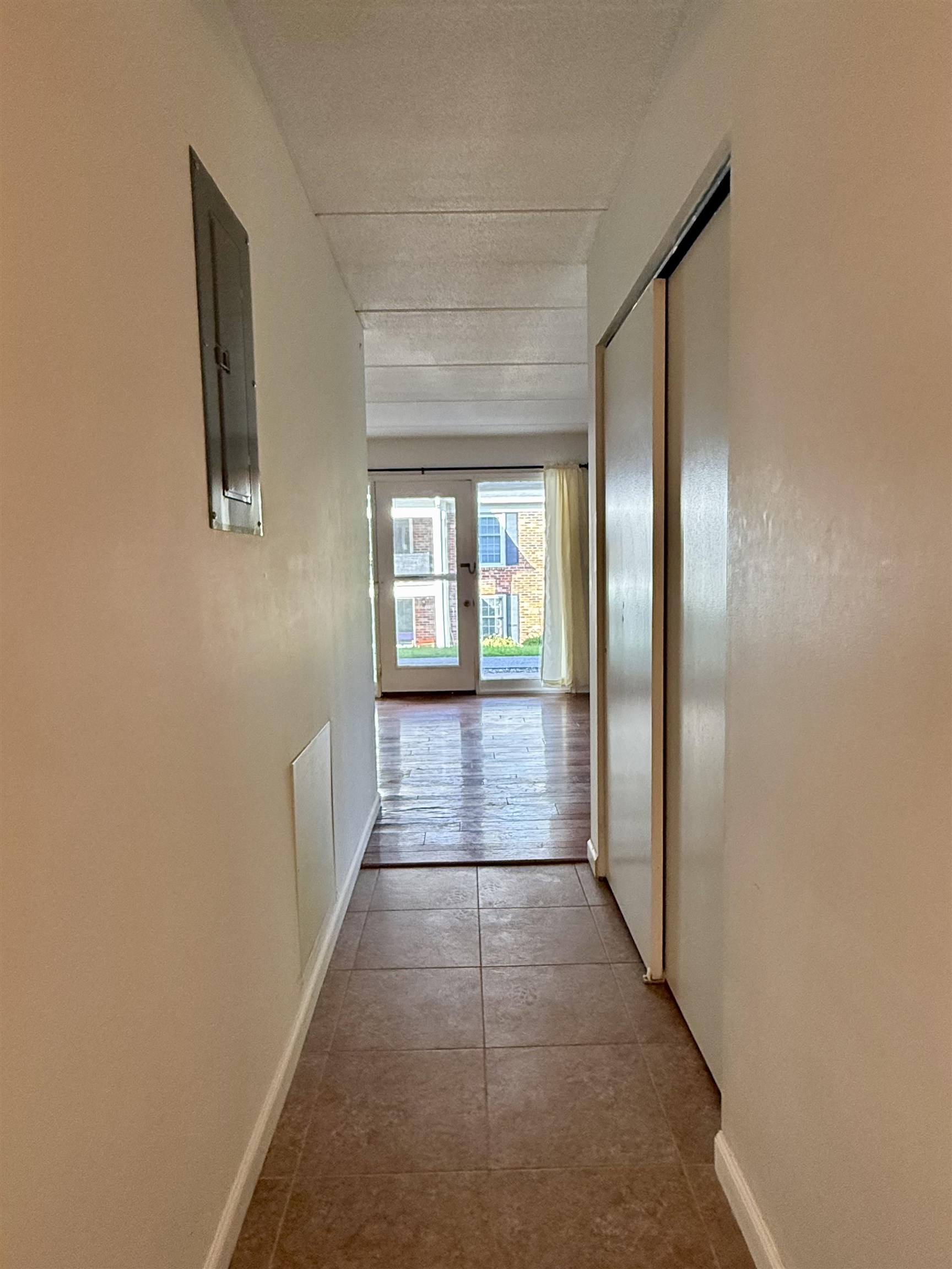 100 Kennedy Drive photo 29
