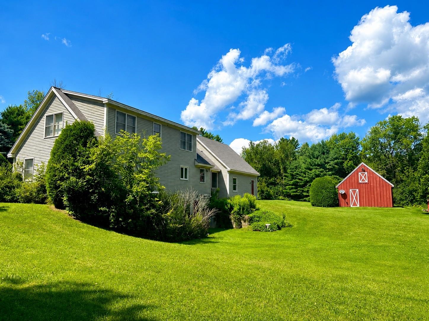 451 Godfrey Road photo 4