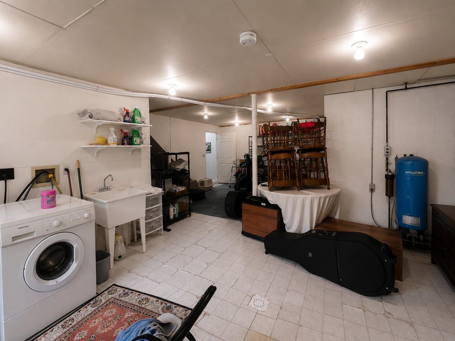 451 Godfrey Road photo 41