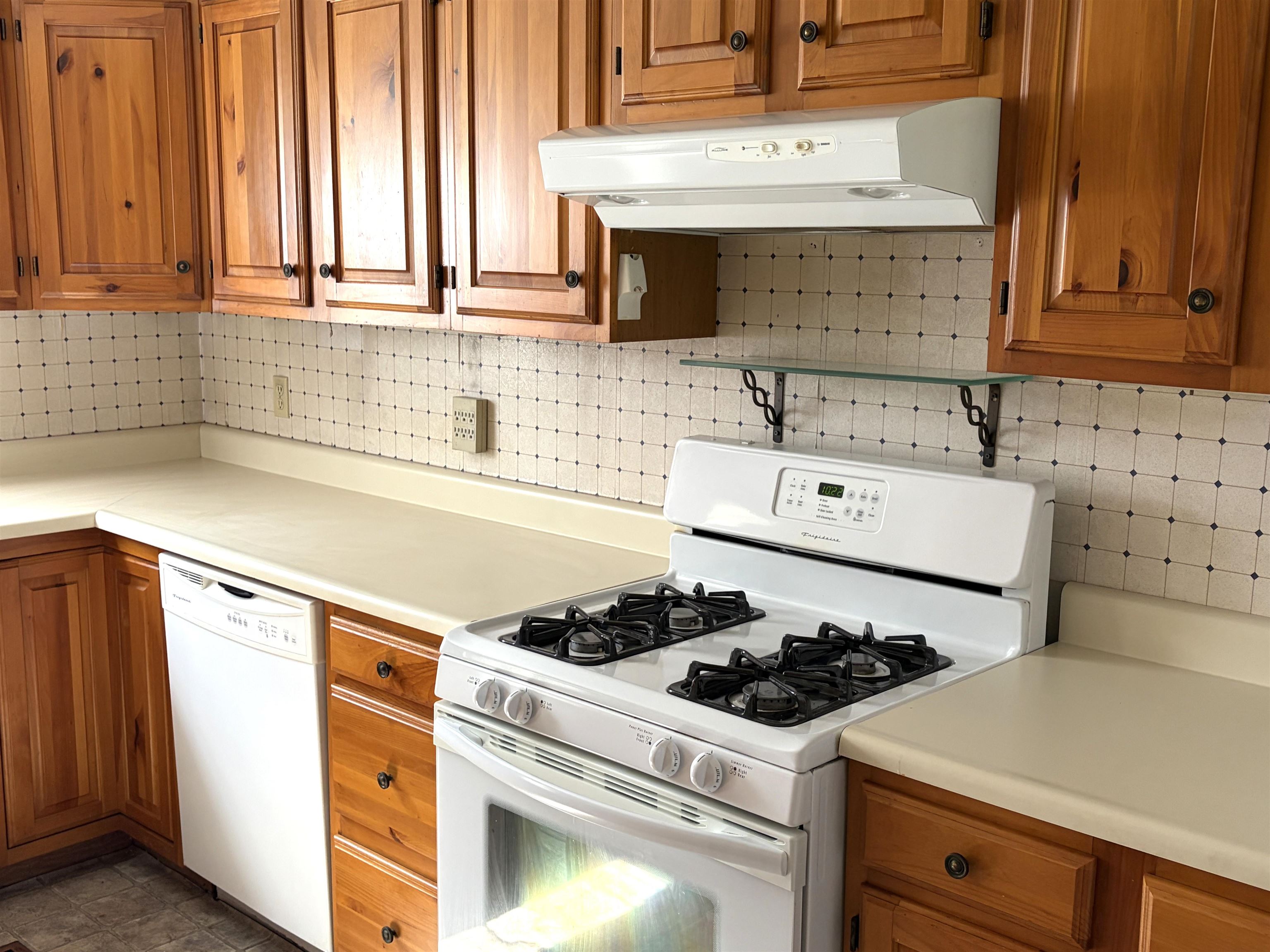 241 Batchelder Road photo 8