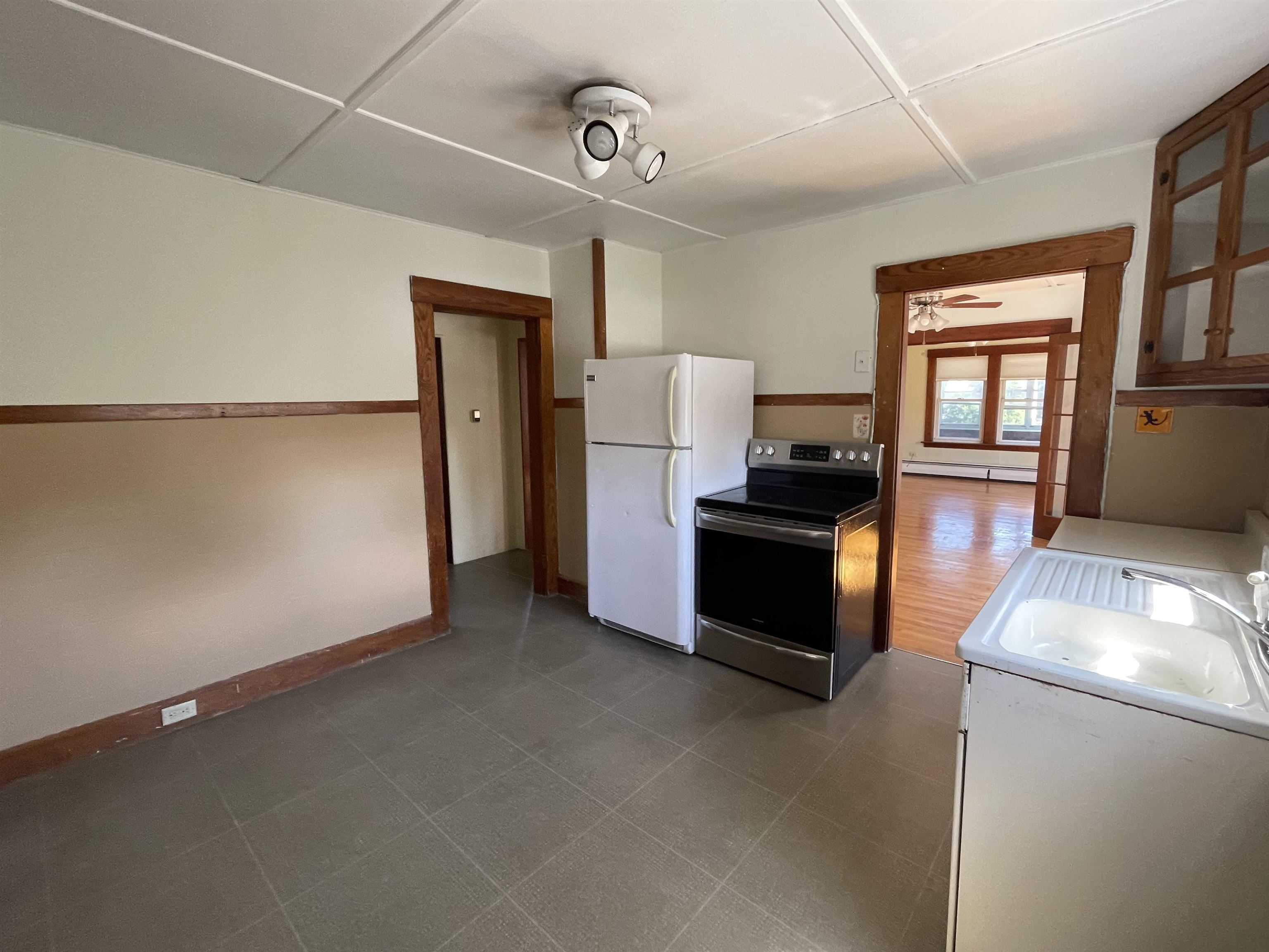 75 Moreland Avenue photo 8