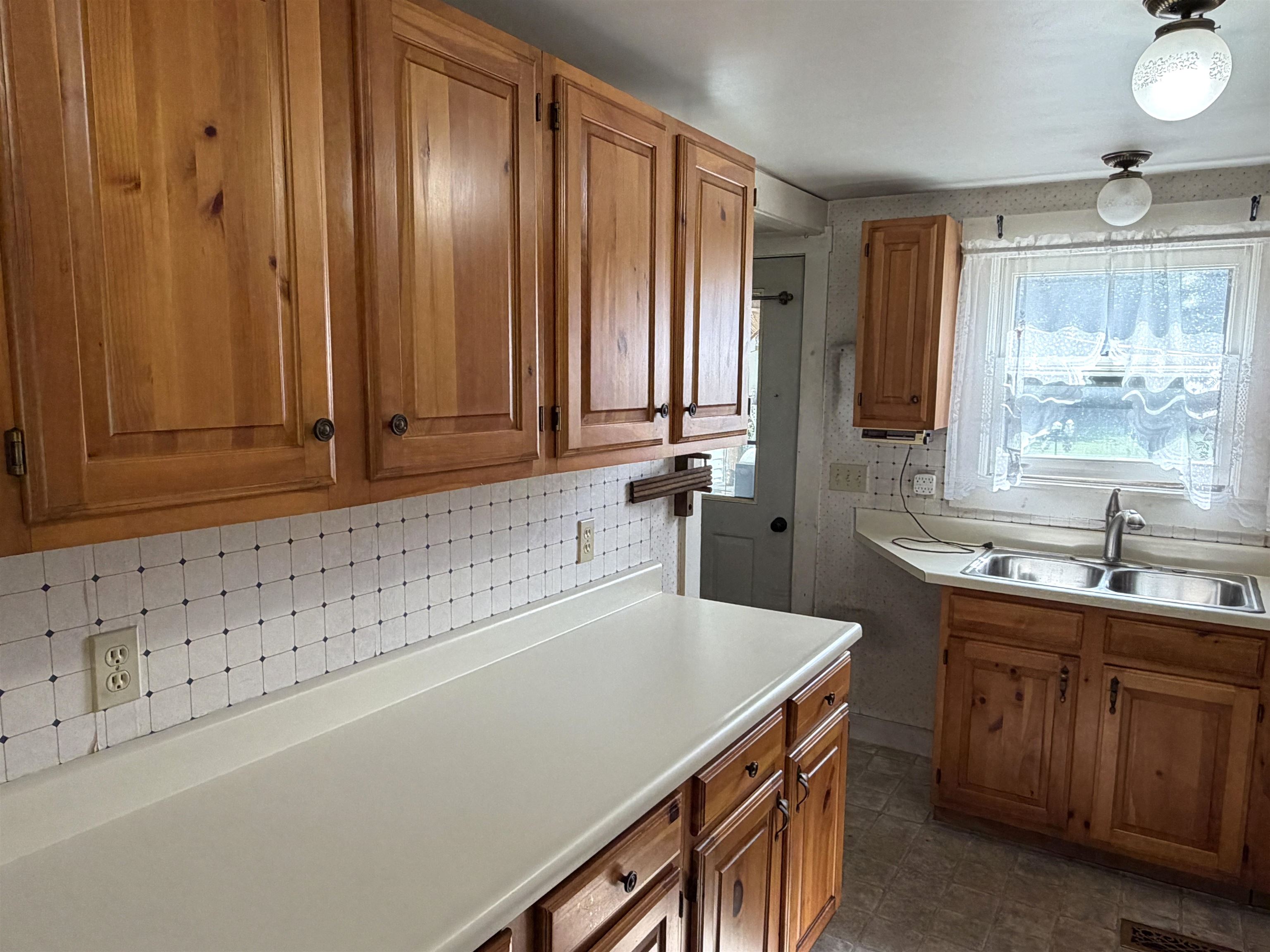241 Batchelder Road photo 9