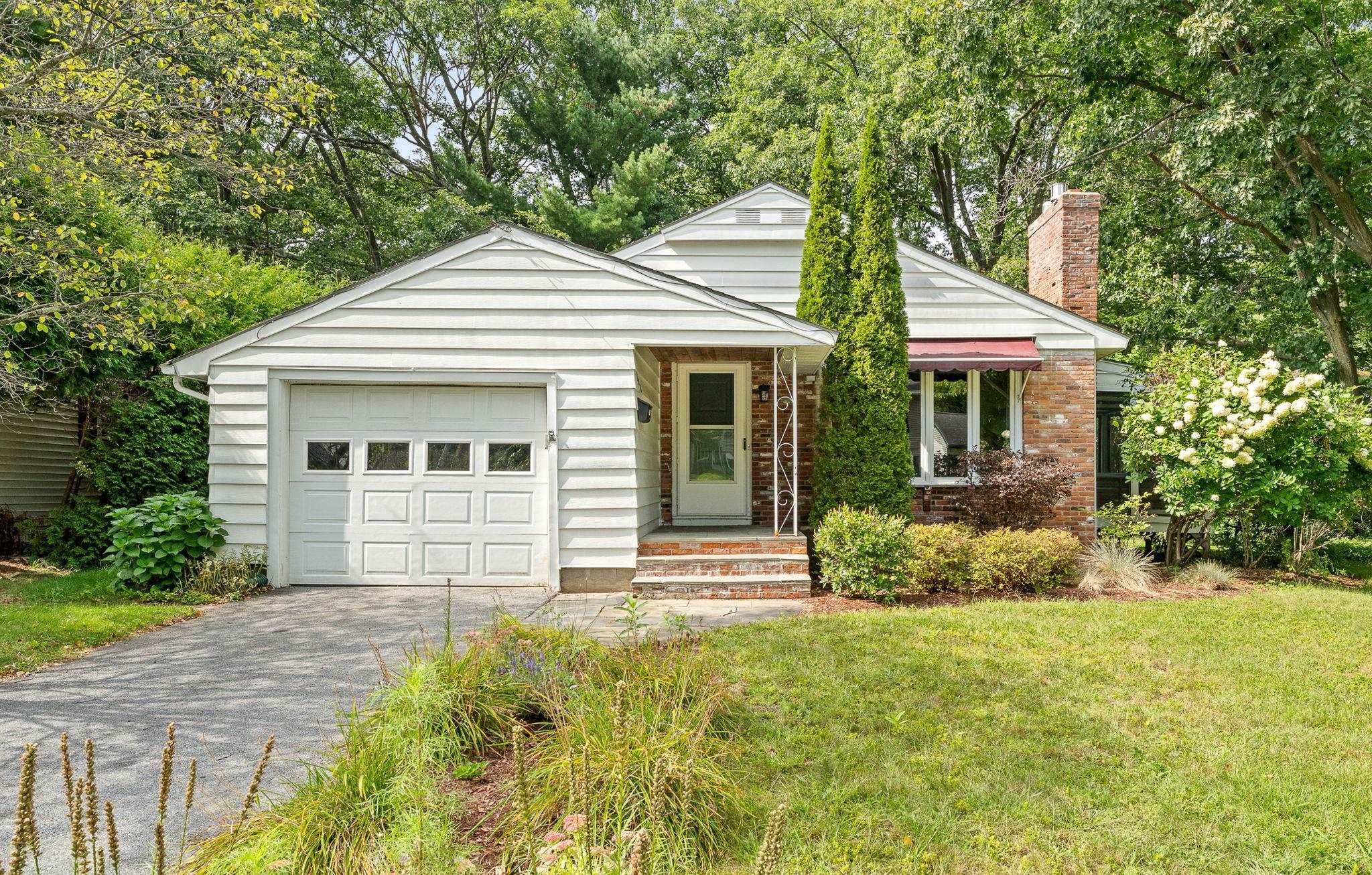 106 Killarney Road photo 1