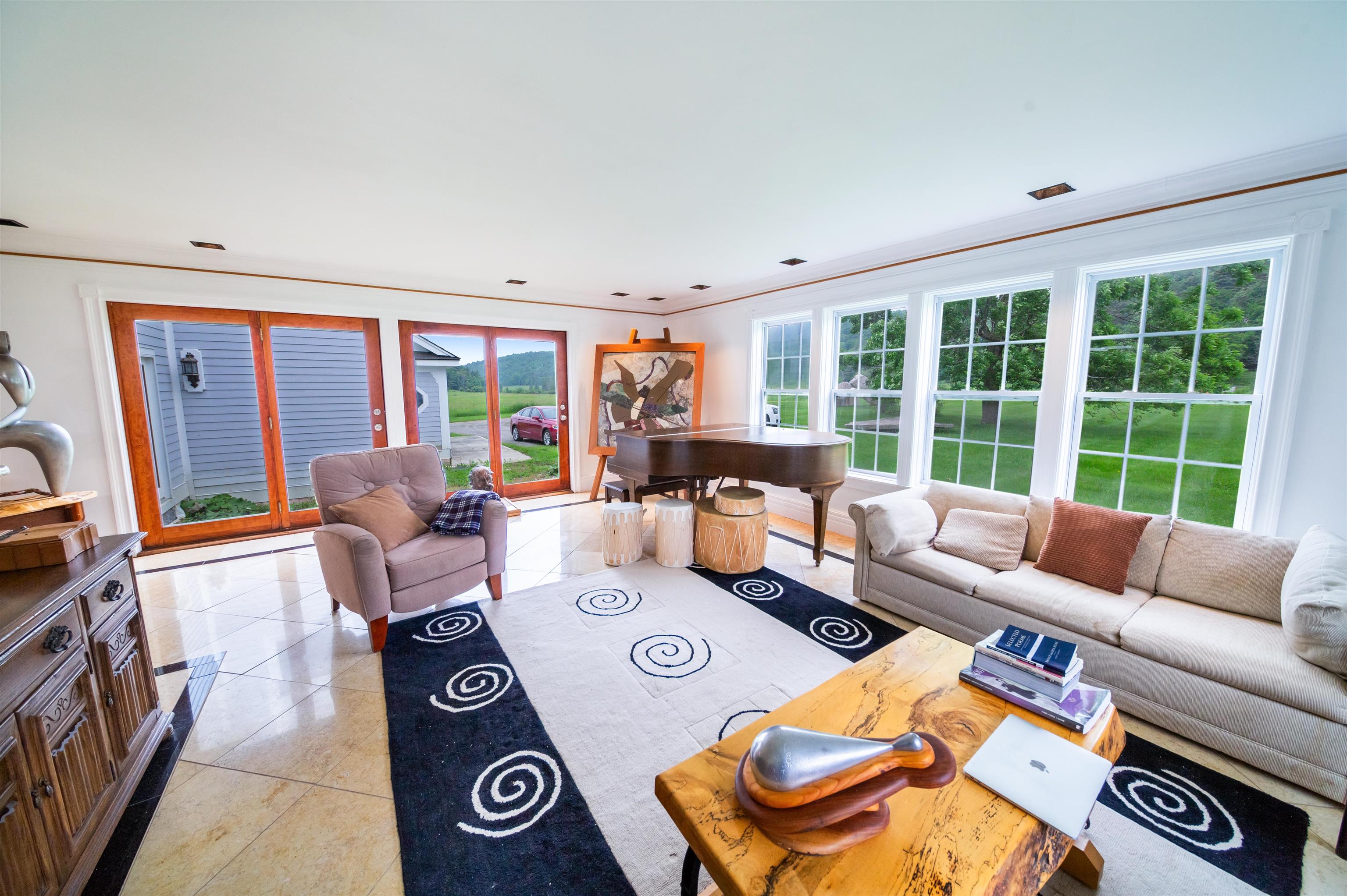 957 Pleasant Valley Road photo 14