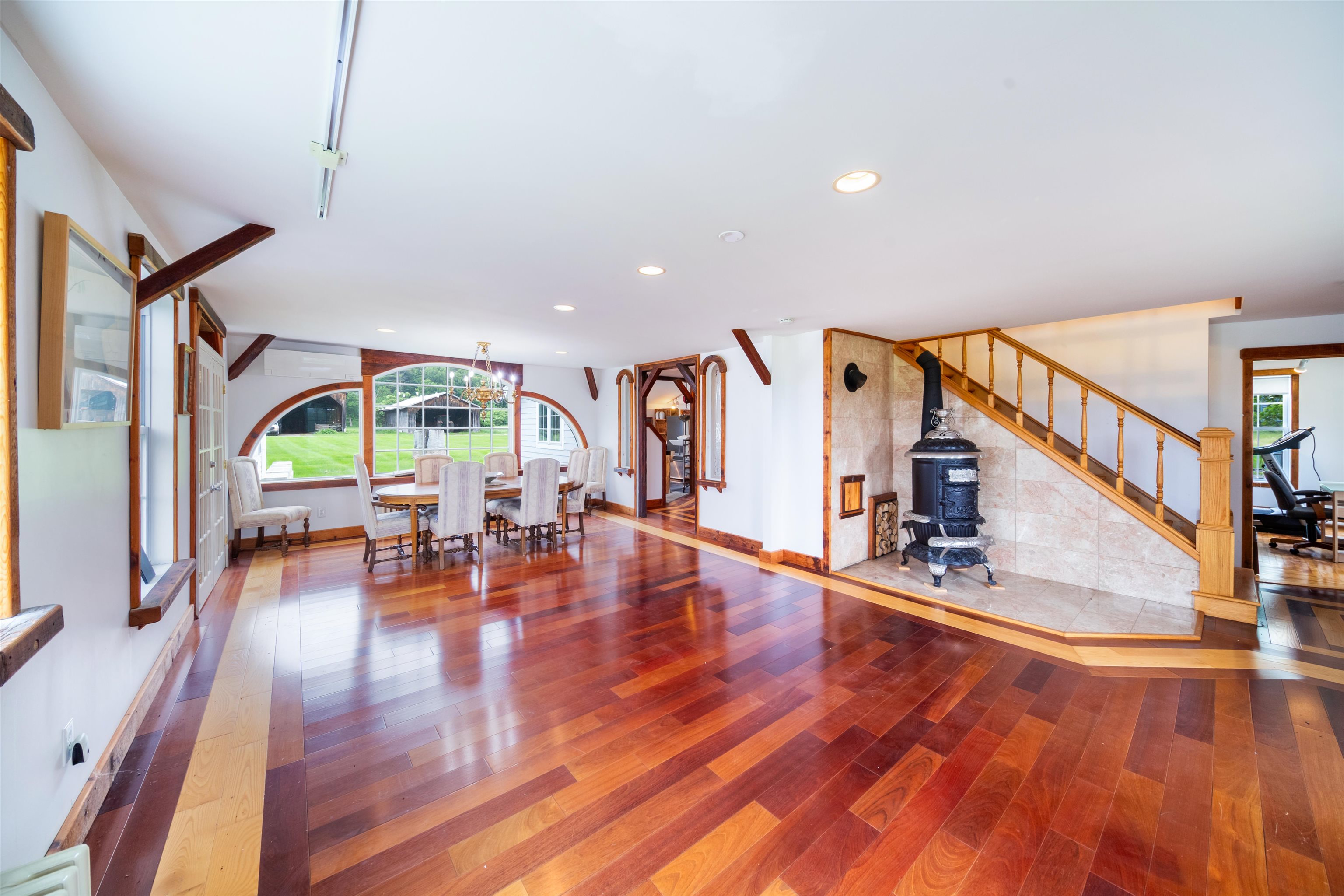 957 Pleasant Valley Road photo 25