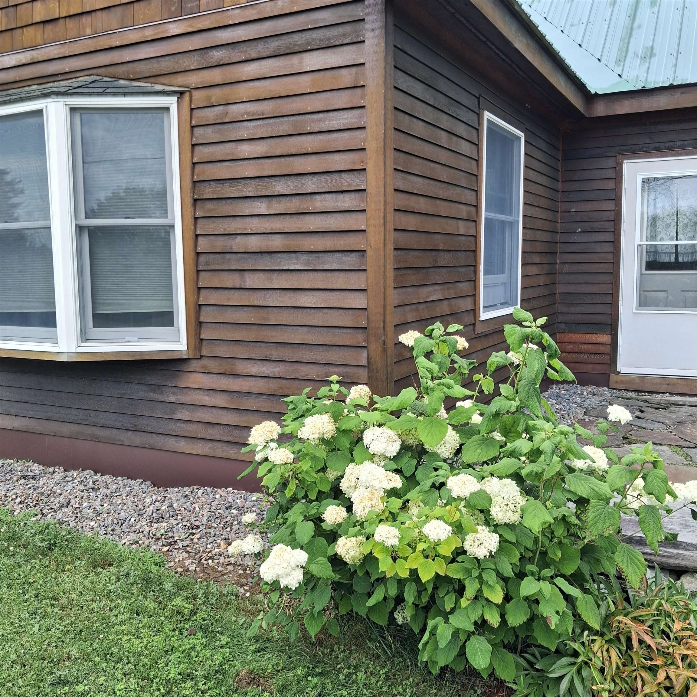 195 Beacon Hill Road photo 3