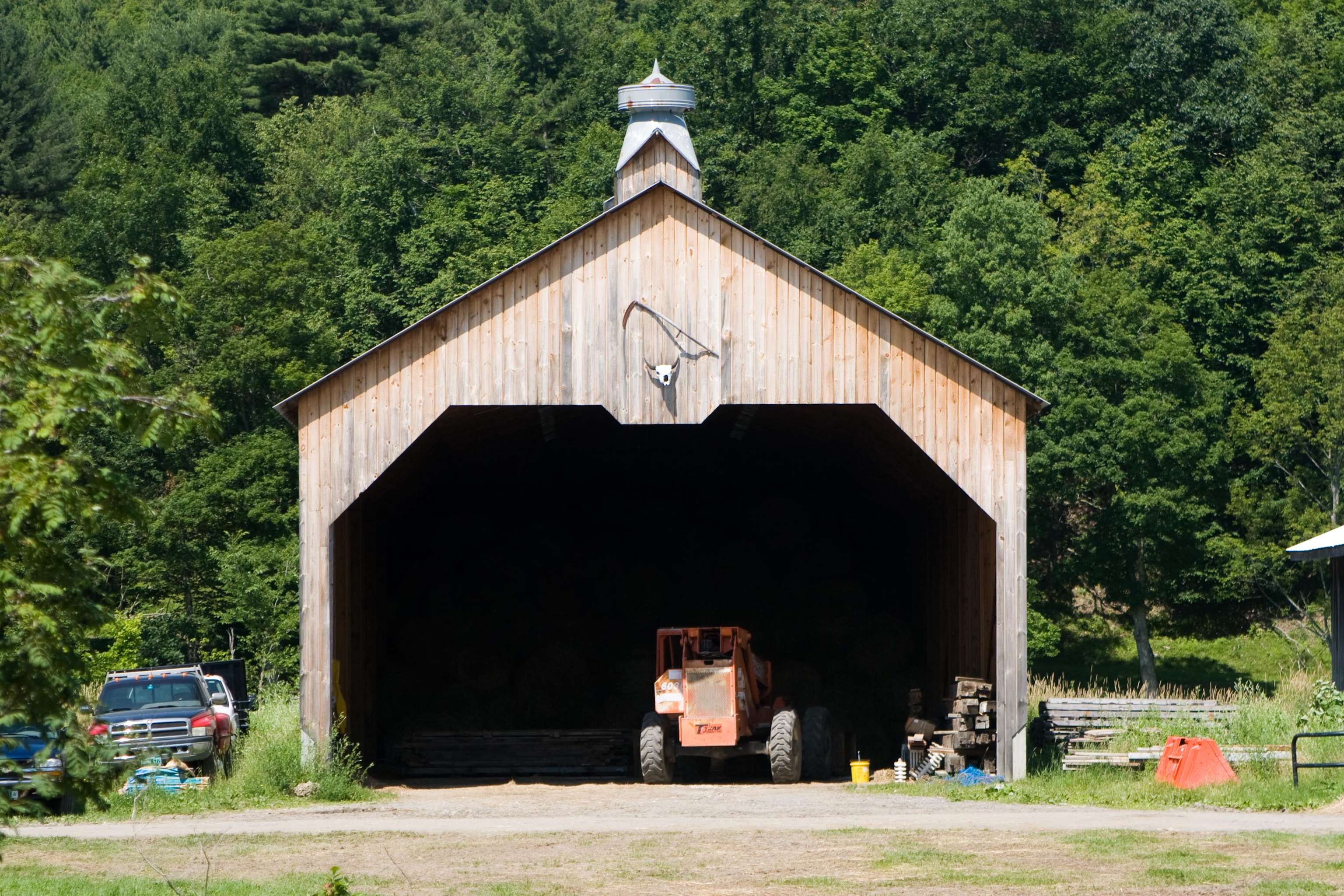 957 Pleasant Valley Road photo 3