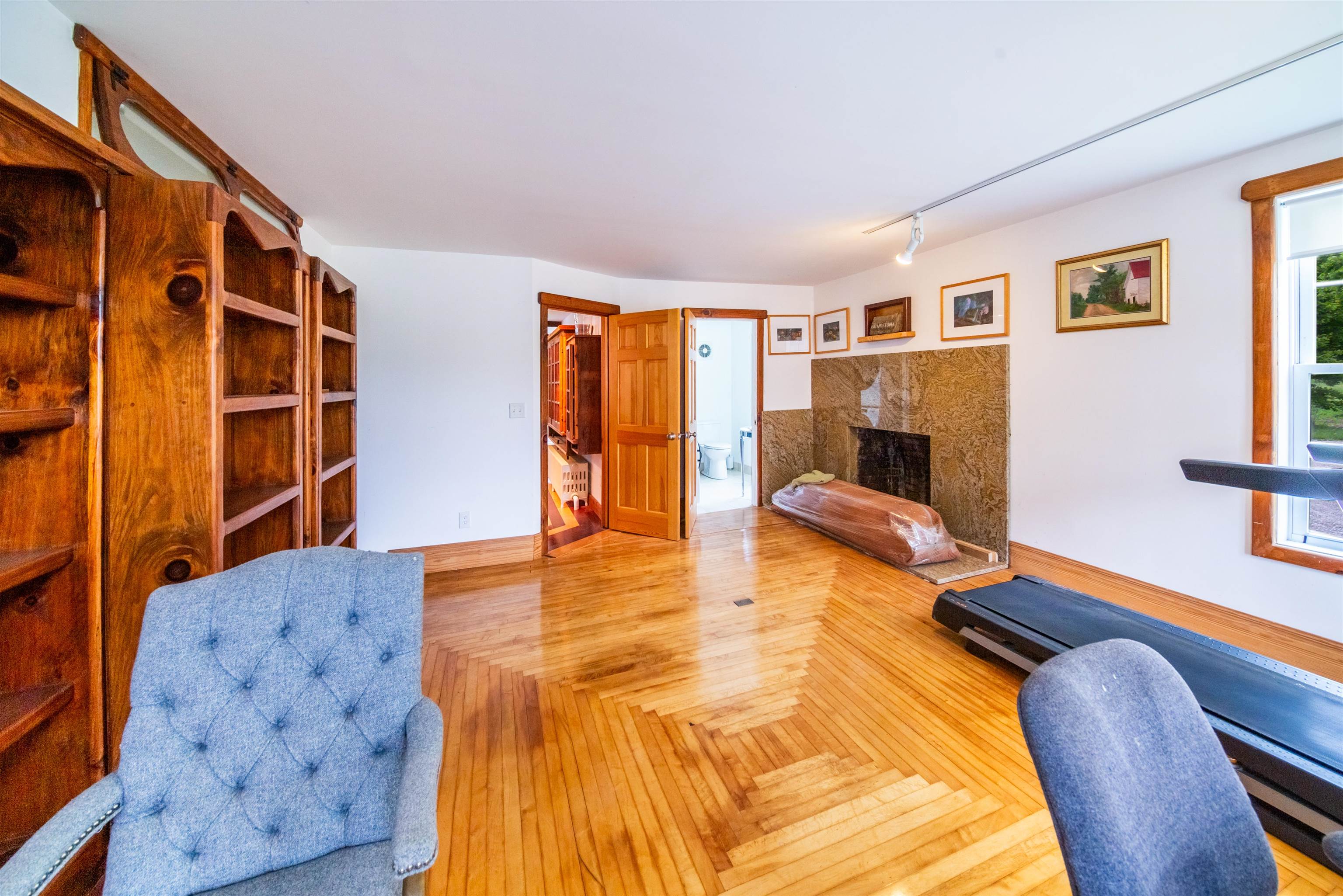 957 Pleasant Valley Road photo 30