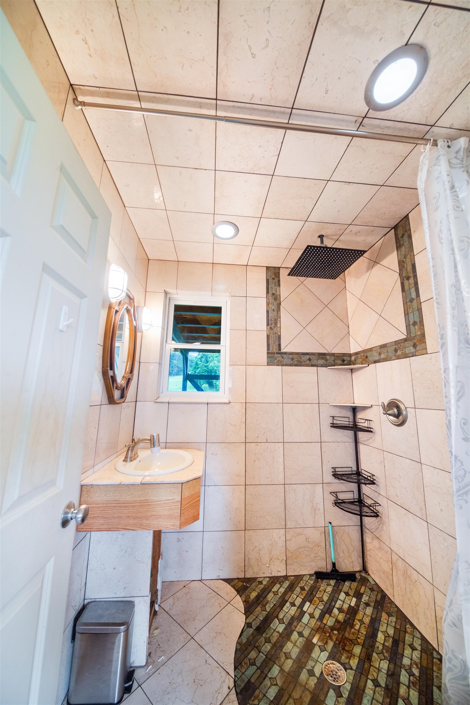 957 Pleasant Valley Road photo 37