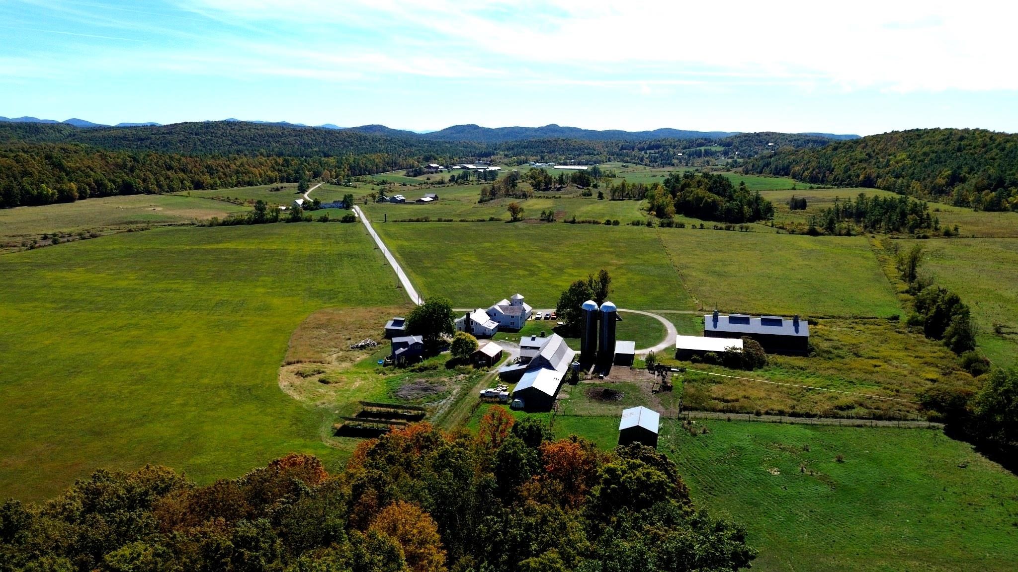957 Pleasant Valley Road photo 60