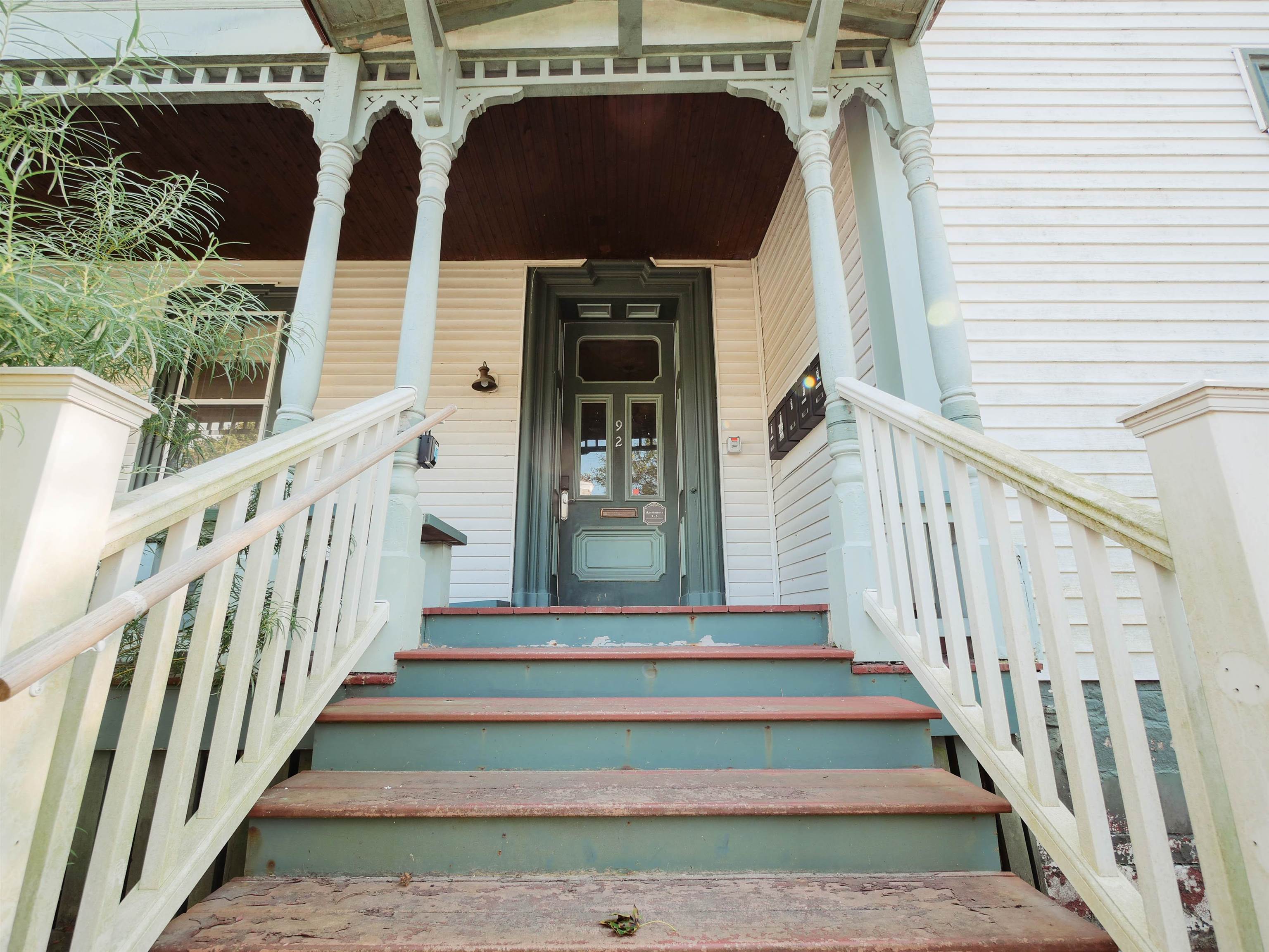 92 Center Street photo 6