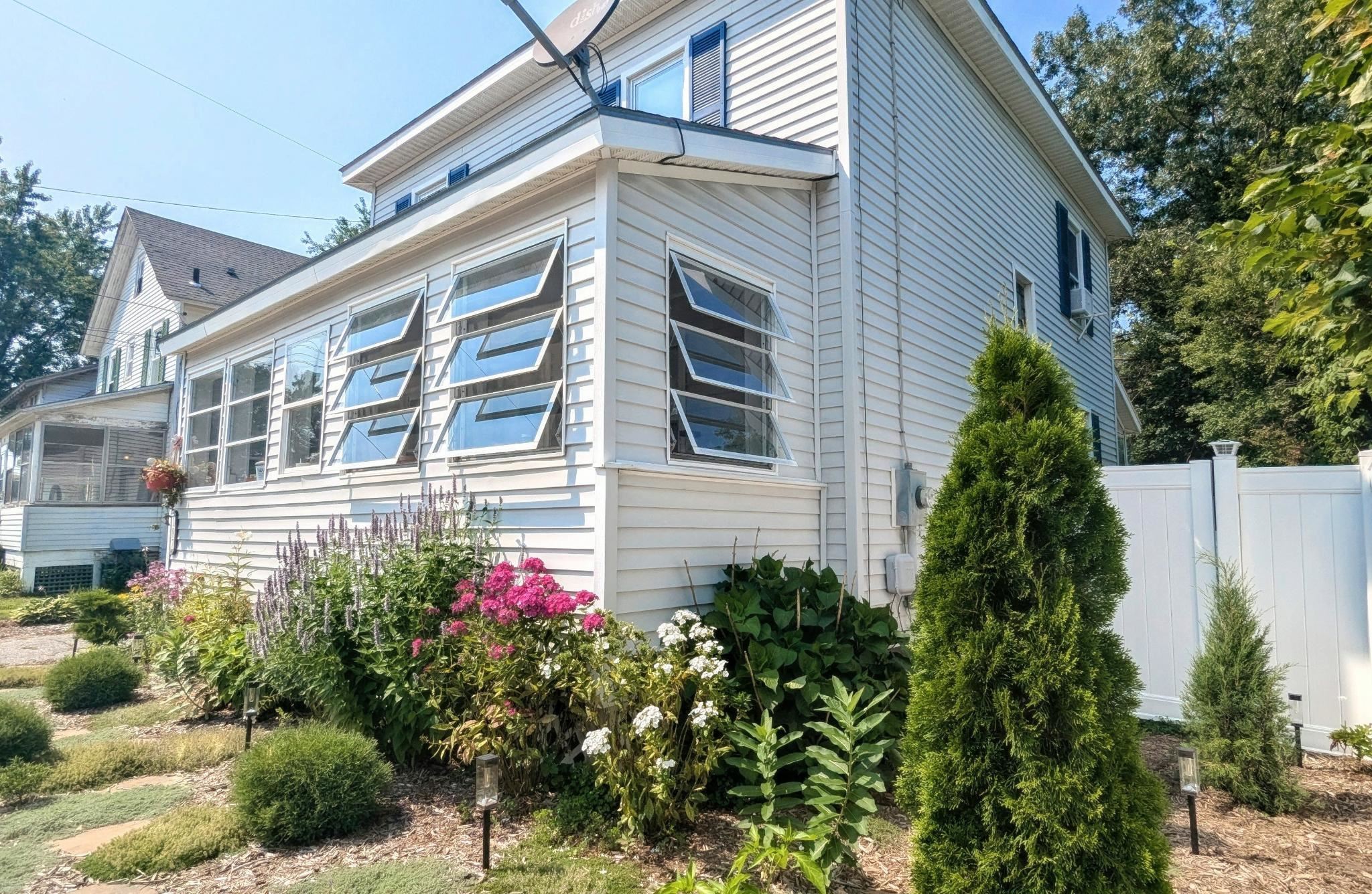 187 Lafountain Street photo 27