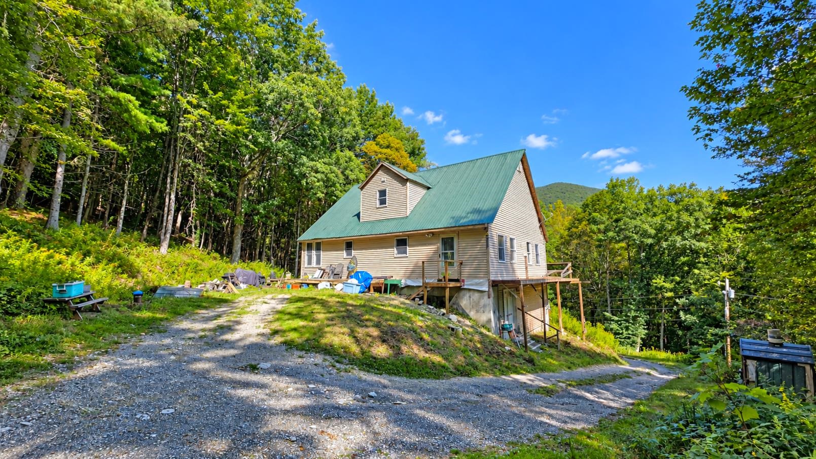 1725 Shaftsbury Hollow Road photo 4