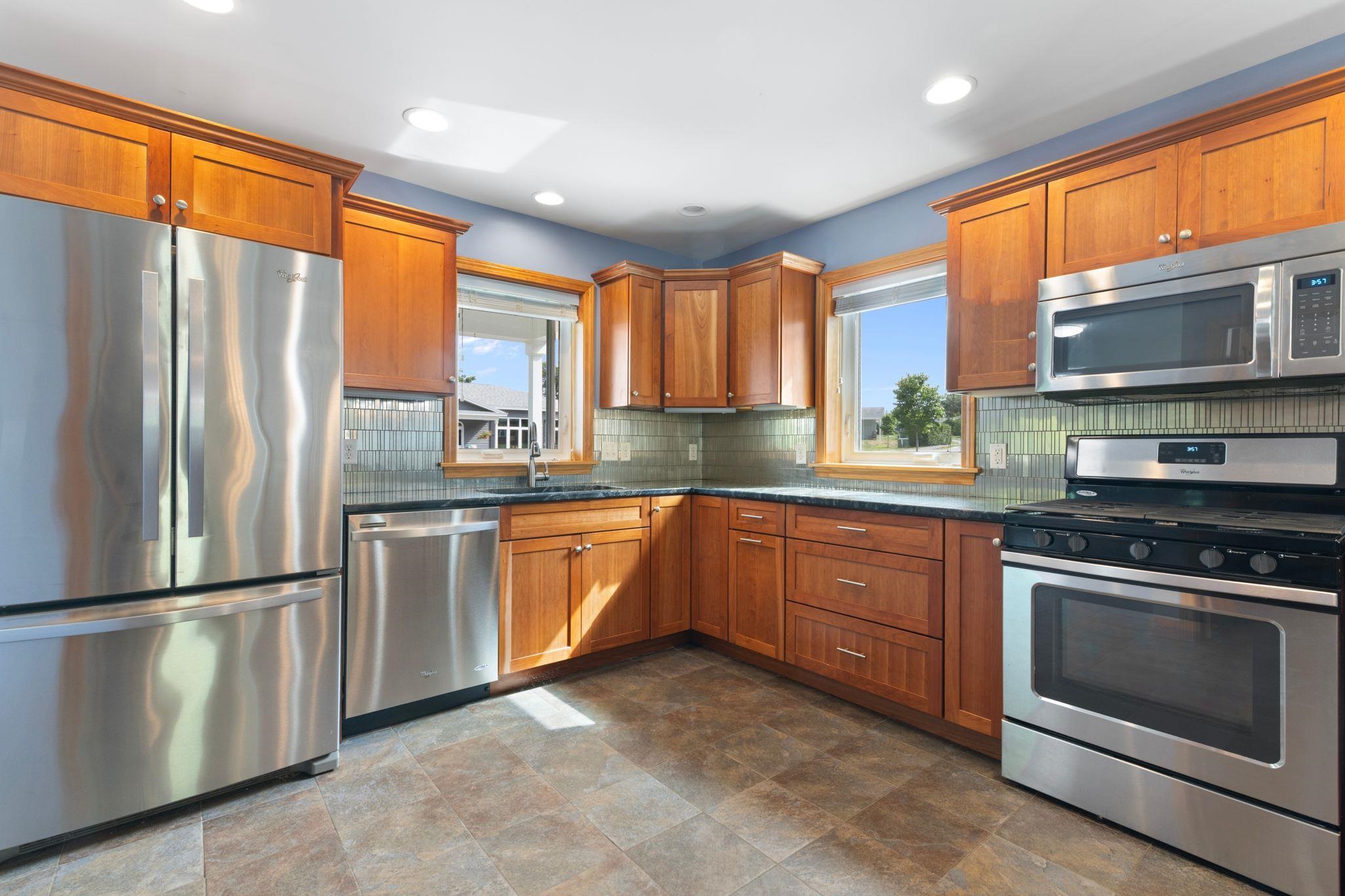 77 Buttonwood Drive photo 2