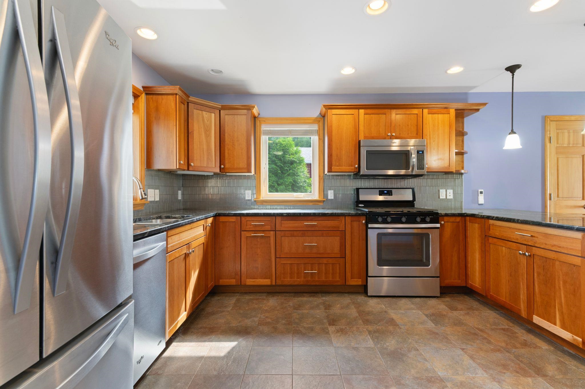77 Buttonwood Drive photo 3