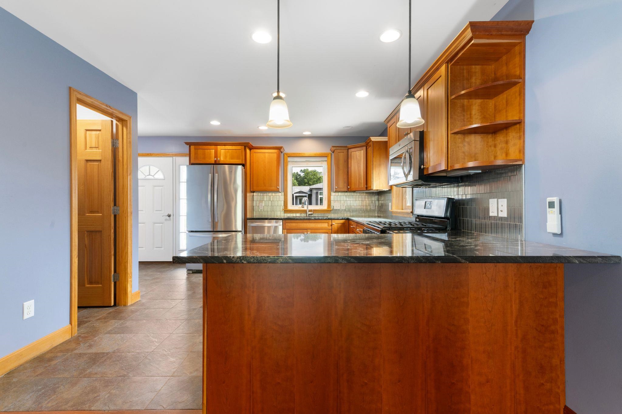 77 Buttonwood Drive photo 4